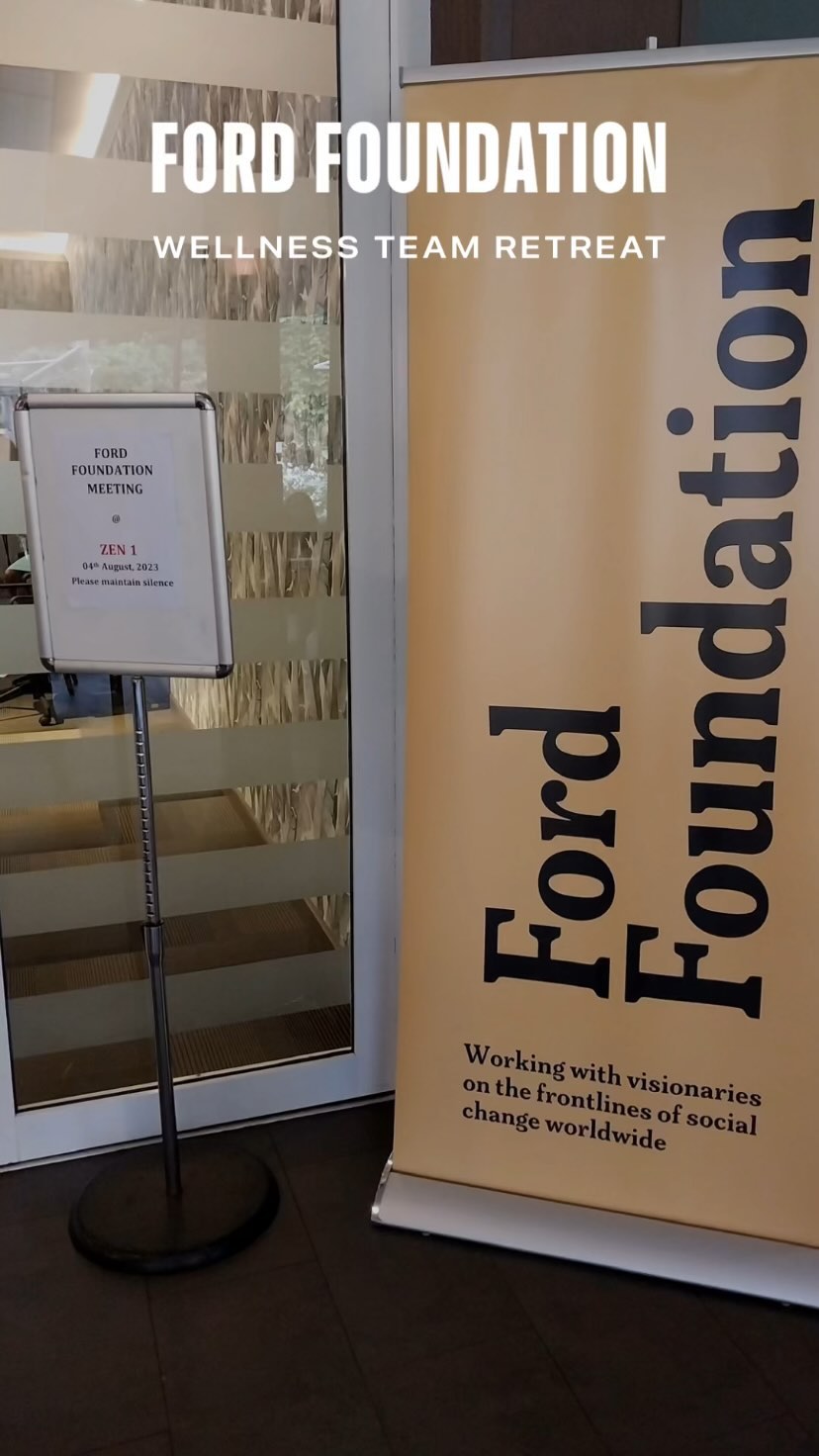 Working with organizations has been one of the most fulfilling parts of the wellness work that I get to do.
I design and facilitate bespoke sessions, workshops, retreats and team building sessions that make a practical difference in regulating one’s nervous system to manage stress effectively.
It has been an honor to work with the powerful team at @fordfoundation on a few different occasions, holding space for each individual to learn how to listen to their bodies, feel their feelings and soothe their ANS with breath, movement, touch and aromatherapy 😇
I look forward to more collaborations 🤝