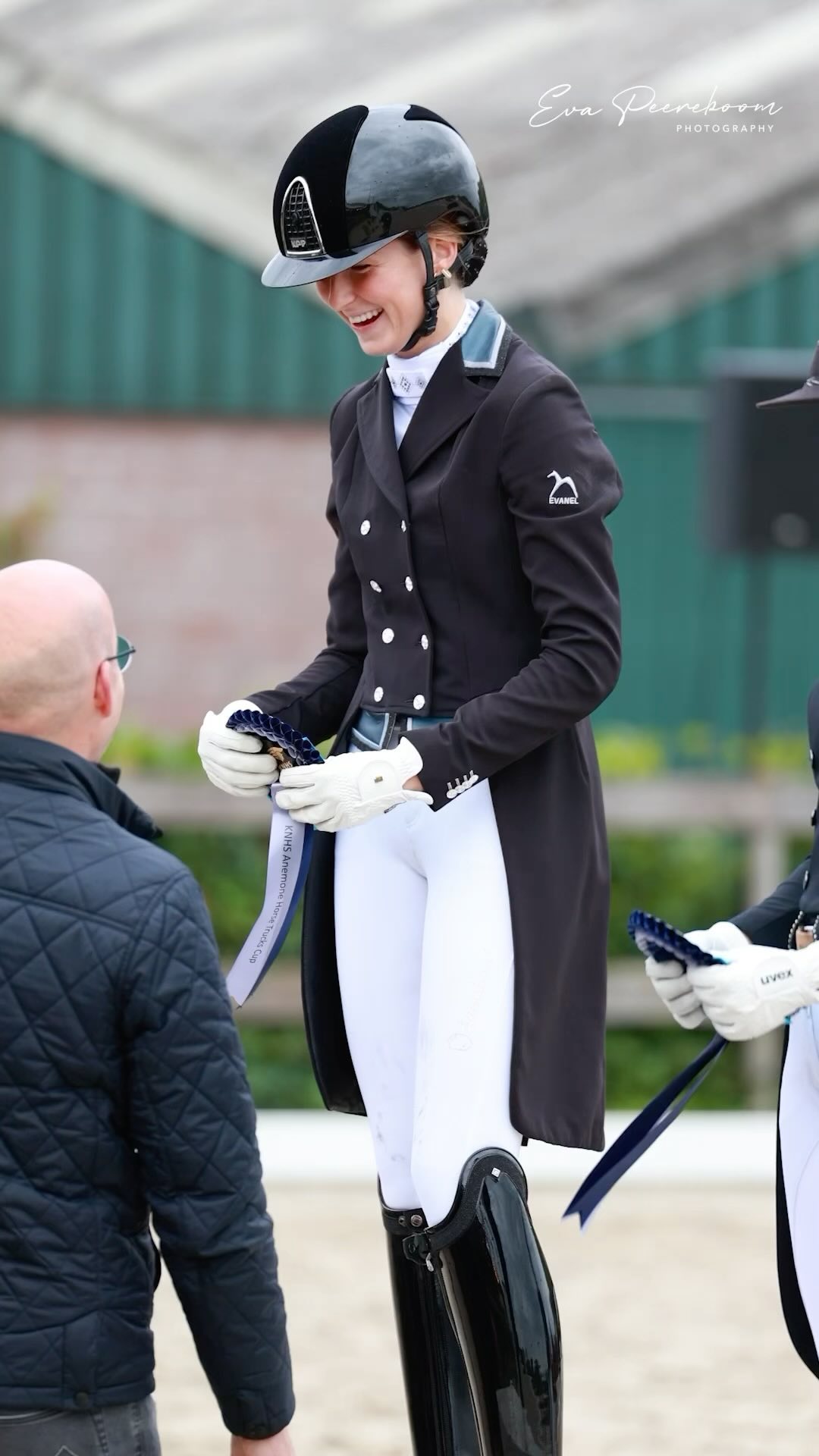 Wauww!!
Gisteren de laatste Ek observatie gereden en tevens ook de finale van de anemone horsetrucks🤩
We zijn in de teamtest op een mooie 2e plek geëindigd met een score van 68,5% Hierdoor mochten we door naar de Kür waar we weer 2e zijn geworden met een score van 71,3%😍
Zoooo blij met Hennie🤭