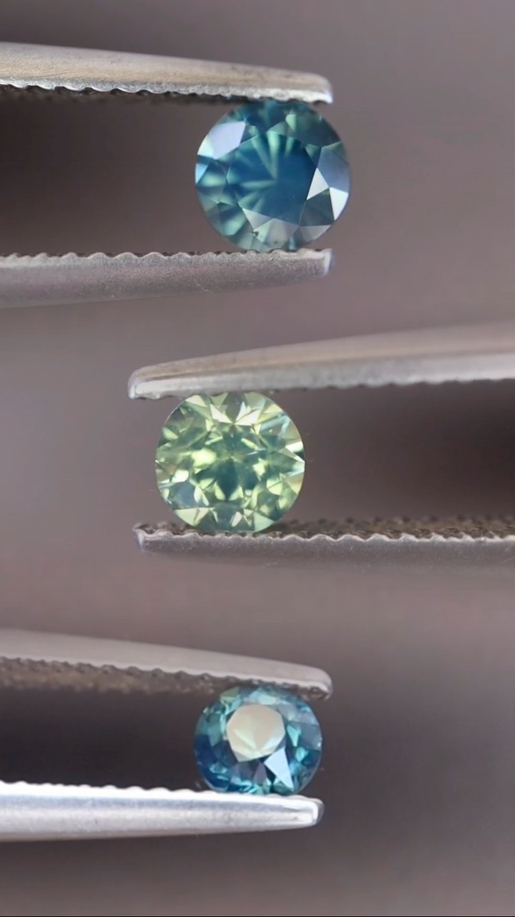 Saphirs d’Auvergne 💎
- ronds brillants, naturels, non chauffés, non traités
Les toutes dernières tailles sont enfin disponibles sur notre boutique : venez découvrir de nouveaux ronds brillants, troïdias et bien plus encore ! ✨
Lien de la boutique dans la bio ⬆️
#saphir #naturalsapphire #frenchsapphire #saphirdauvergne #saphirauvergne #saphirfrançais #auvergne #auvergnesapphire #ethicalgemstones #ethicalgems #pierresethiques #pierresfrançaises #joaillerie #joailliercreateur #naturalgemstone #naturalgems #lapidaryartist #lapidarysale #lapidaryart #lapidaryjewelry #lapidarywork #gemstonesjewelry #gemsandminerals #minetomarket