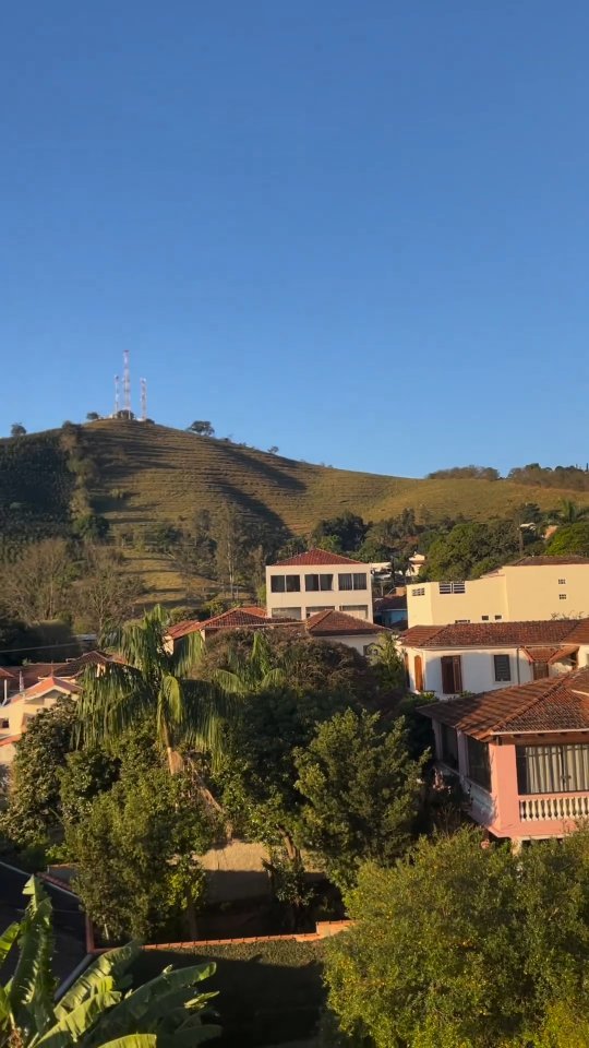 O Concurso Cultural Expedição Sapucaí selecionou 5 influencers santa-ritenses que produzirão 4 vídeos no total, 3 com os temas das rotas turísticas do município e 1 vídeo de introdução!
O autor do vídeo mais curtido até o fim do concurso receberá um certificado de reconhecimento do turismo de Santa Rita do Sapucaí. Todos os próximos reels serão postados em colab com os perfis @prefeiturasrs, @santaritacit e @cidadecriativacidadefel
Apresentamos neste vídeo, o influencer Thales Tito Borges (@thalesdotito )!
Saiba mais em: https://pmsrs.mg.gov.br/resultado-concurso-cultural-expedicao-sapucai/