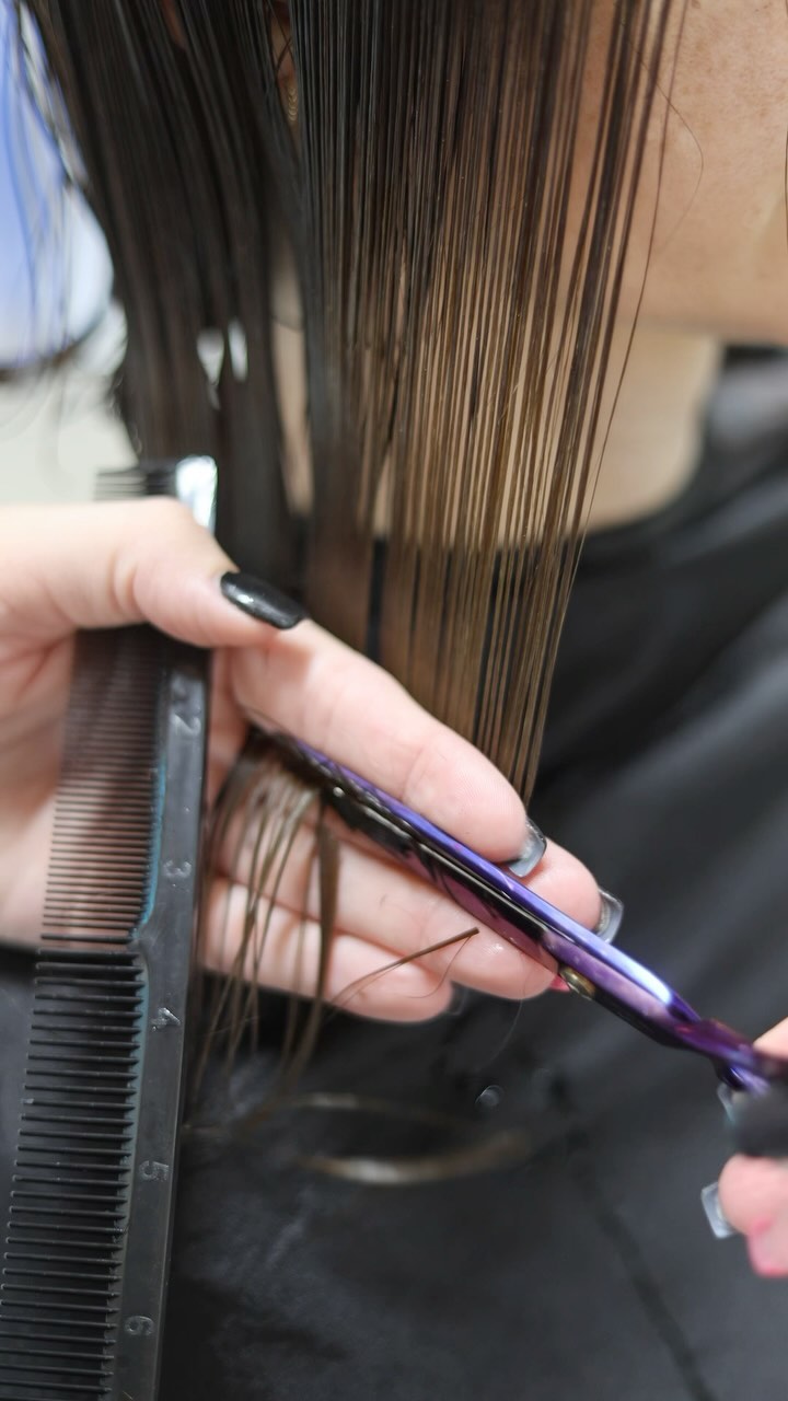 Behind the scenes of Heather in her element 🎥
Ready for a fresh start in a gorgeous salon!? We are hiring stylists! ✨🤍
•
•
•
#frenchtwist #newburyport #mahair #hairstylist