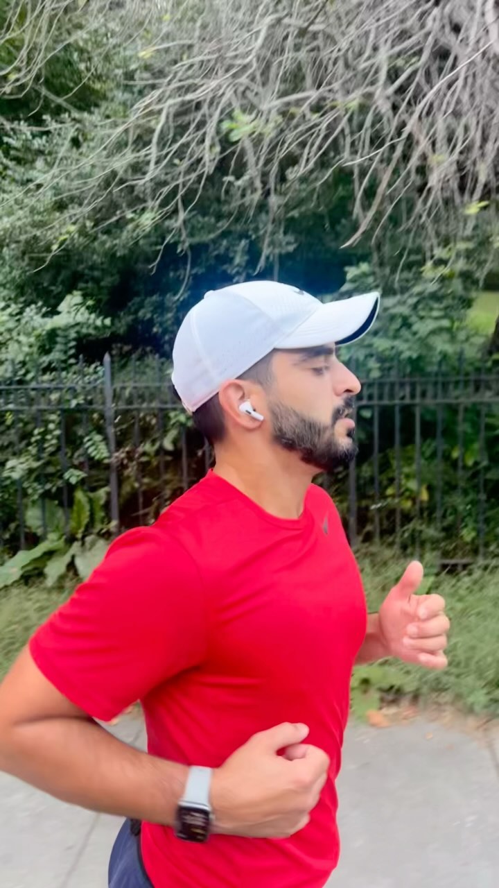 🏃🏻♂️Yesterday I ran my first mile in 3 years!!💨
This was kind of a big deal to me considering the amount of pain I normally would’ve been in. It was hard ya’ll.. literally years and with the motivation of @dgsages I didn’t stop at a mile and ran 1.75 miles 🏁. I was soaked, shaking but NO PAIN!! Little victories!! Celebratory sangria afterwards! Sore today but feel good🏃🏻♂️!