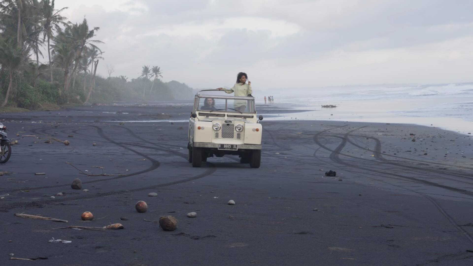 On one of our last adventures the Bosun crew visited Bali and of course took a Land Rover out on the beach. Does it get any more epic than this?
What past adventure do you dream about?
#adventure #travel #nature #explore #photography #travelphotography #wanderlust #hiking #mountains #travelgram #photooftheday #love #outdoors #landscape #naturephotography #instagood #x #camping #trip #instatravel #beautiful #vacation #picoftheday #offroad #instagram #summer #traveling #travelblogger #adventuretime #outdoor