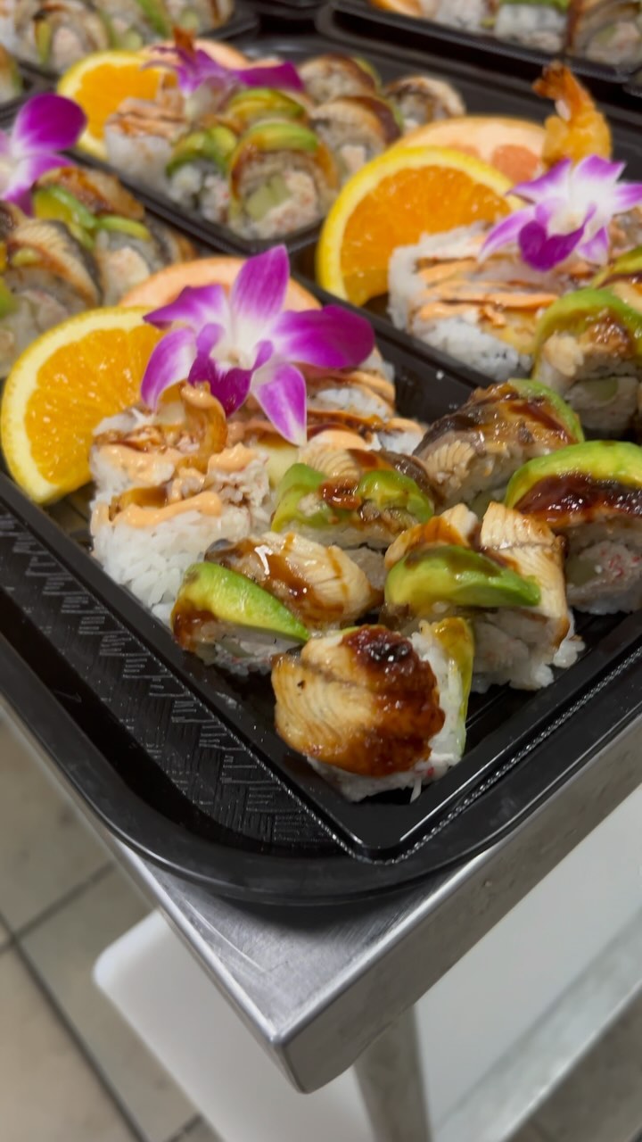 🍱Eel+Avocado🥑and Shrimp 🍤Tempura Roll