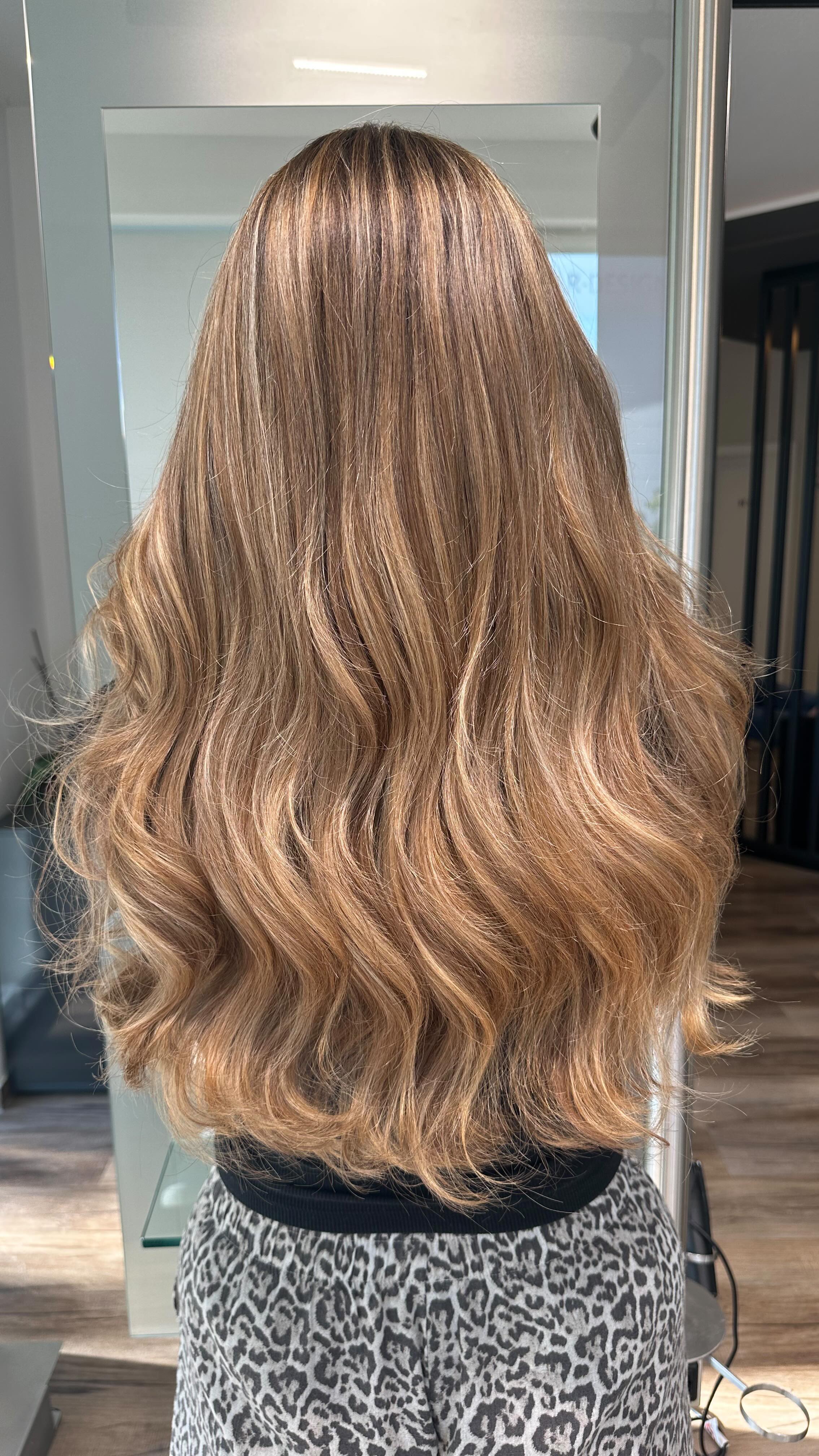 Haardesign #longhair #balayage #wirliebenlangehaare #caramelhaircolour