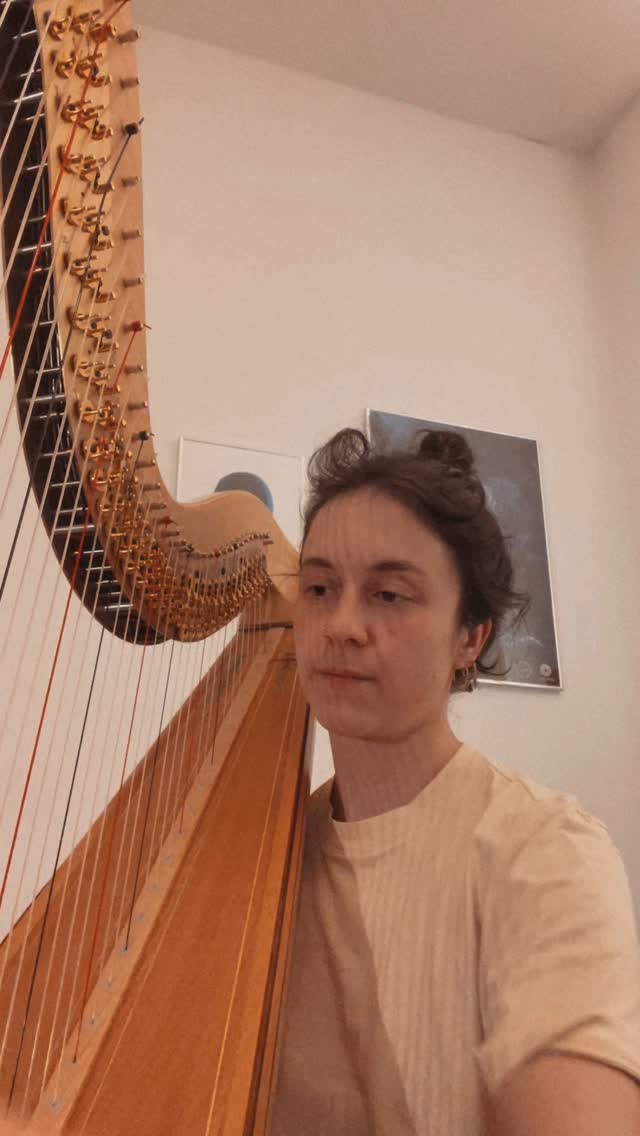 #100daysofpracticechallenge #berlinmusician #harp #voice #singer #harpist #classicalmusician #100daysofpractice #berlinartist #solo #berlin #journeyers #katemoore