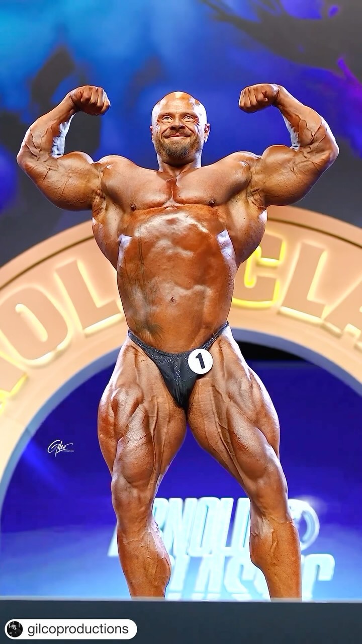 Wishing our guy @hollingshead89 the very best of luck in the @arnoldsports finals. James brought an amazing look to pre-judging yesterday. Rocking his new Laser Hologram trunks in Black. Unreal video shot by @gilcoproductions 🎥 #Repost @gilcoproductions with @get.repost
・・・
2024 Arnold UK Bodybuilding
Athlete @hollingshead89
Video by @gilcoproductions