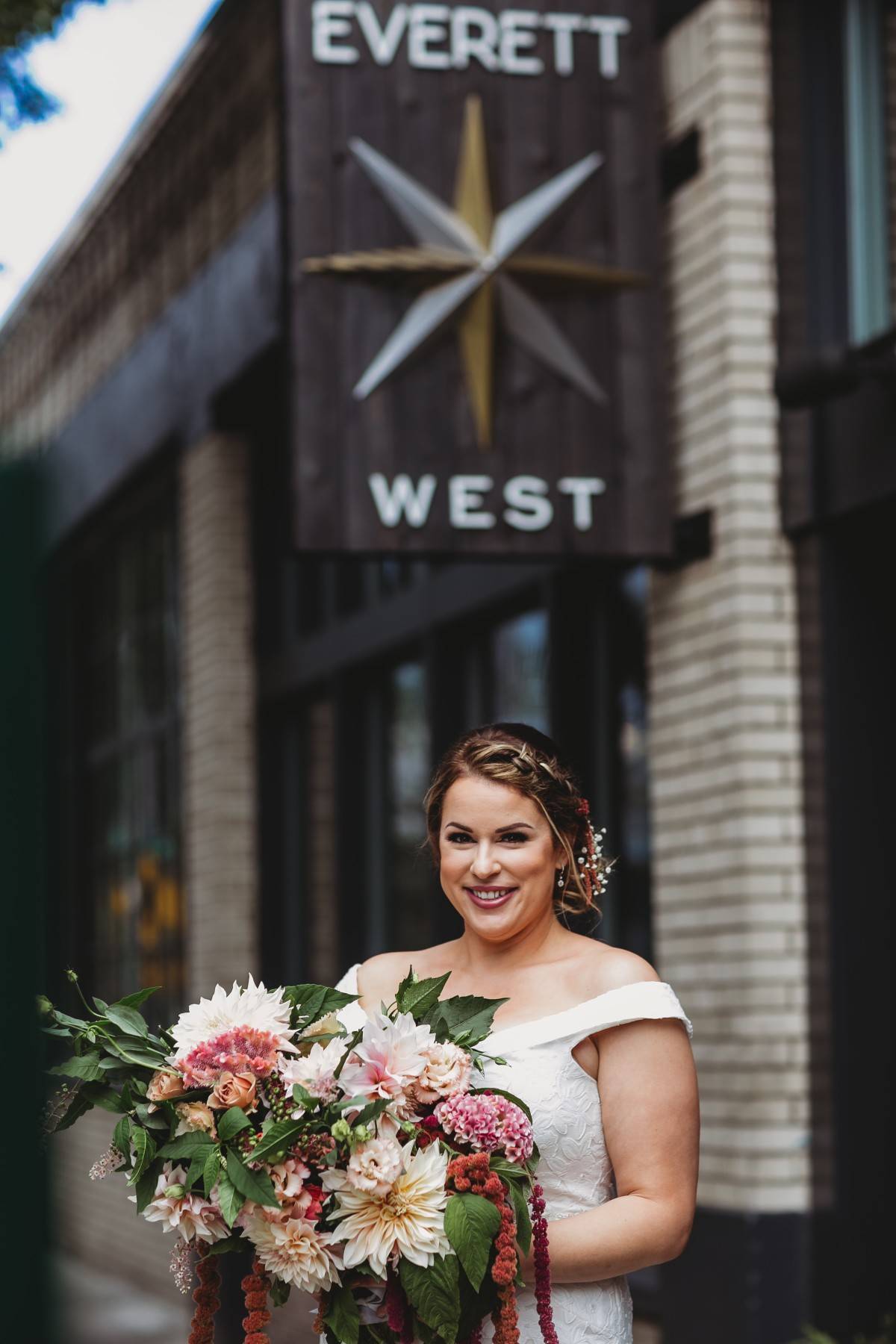 The Brides of Everett👰♀️
Tag @ the brides!
Photographers 📸
@aaroncourterphotography
@dionnekrausphotography
@anikoproductions
@heretodayphoto
@kaiphotohawaii
#everettwest #artemisfoods #pdx #foodie #thepearl #pdxparty #oregonwedding #partyinportland #portlandia #pdxevent #portlandvenue
‐‐----------‐----------------------------------------------------------------
Book an event at our venue. Great for any occasion: business, birthday, wedding, dance party, fundraisers and more! In house caterer @artemisfoods. Bring your imagination! For more information, link in bio.