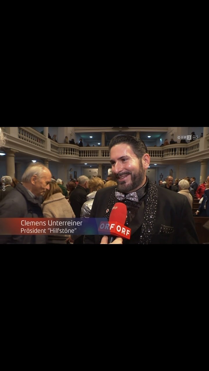 10. Jahre HILFSTÖNE 🤩 Benefiz Weihnachtskonzert 🎶🎄🎵 Viele wunderbare Künstler und Prominenz zu unserem 10. Jubiläum. DANKE @seitenblicke_orf @inesschwandner @reichholdchristian @orf für die Unterstützung für Musik für Menschen in Not 🎶🎄🎵 @hilfstoene @clemensunterreiner @fally.daniela @camilla.nylund.saris @stefan.cerny.bass @alois_muehlbacher @lidia_baich @markus_freistaetter @konstanzebreitebner @christinabockofficial @stephen_m_hopkins @angatscheva @samuel.neubauer06 @windhagered @cantus_iuvenis @stinglklavierewien @madampomm @weingutpaulachs @druckerei.boesmueller @baeckereidermann #hilfstöne #hilfstoene #ClemensUnterreiner #kammersänger #ViennaBaritone #unterreineropera #unterreiner #intendant #oper #opera #charitygentleman #christmas #operasingers #operalover #weihnachten #musik #news #benefizkonzert #kultur #OperaNews 📸©️SEITENBLICKE | ORF