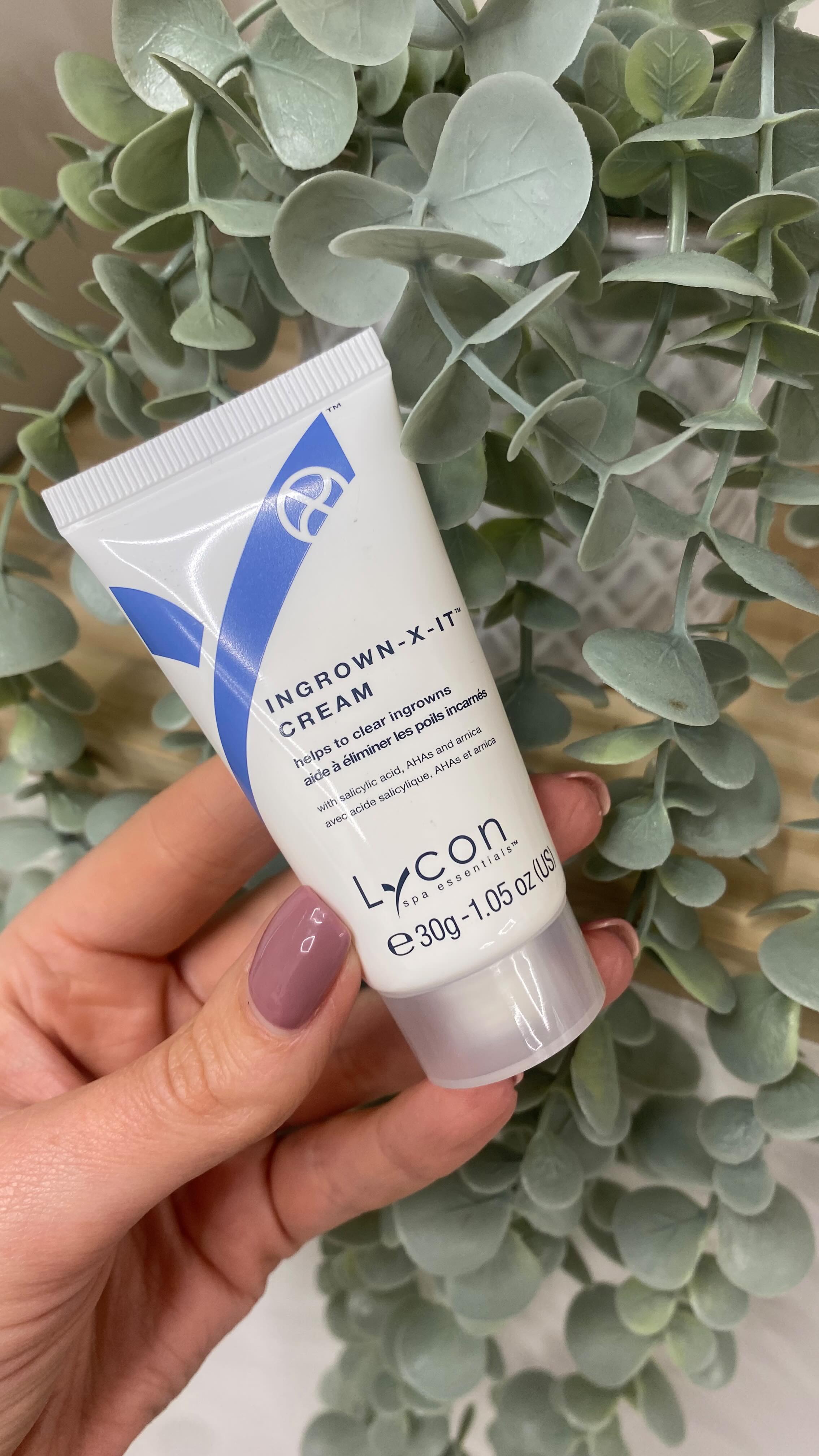 Struggling with ingrown hairs?
Meet your new best friend: Lycon Ingrown-Xit Cream! 🌟
🌿 Why You’ll Love It:
Prevents Ingrown Hairs: Formulated with salicylic acid, lactic acid, and allantoin to prevent and treat ingrown hairs. 🚫
Smooth & Clear Skin: Exfoliates gently, promoting smoother, clearer skin. ✨
Soothes & Hydrates: Enriched with natural ingredients like allantoin and arnica to calm and hydrate irritated skin. 🌸
Reduces Redness & Bumps: Helps reduce redness and bumps, leaving your skin looking flawless. 🔴➡️✨
Easy to Use: Simply apply to the affected area after waxing, shaving, or as needed. 👐
Perfect for post-wax care and daily use! ✨
This month get an ingrown X-it solution free when you spend over £60 on waxing.
#Lycon #IngrownXitCream #SmoothSkin #IngrownHairSolution #Skincare #BeautyTips #Waxing #selfcare