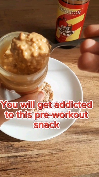 I used to make this quick snack with jelly, but the sugar crash would knock me out during sets. Since I discovered that pomegranate and dates have a low glycemic index, they literally saved my life.
#cornedor #thebettermediterraneanpantry #pomegranatemolasses #pomegranatesyrup #sweetpomegranatesyrup #london #londonfood #uk #ukfood #smallbusiness #food #cooking #middleeasternfood #mediterraneanfood #mediterranean #mediterraneandiet #snack #healthysnack #peanutbutter #pbjellysandwich #betterforyou #lowglycemic #quicksnack #healthysnackideas
