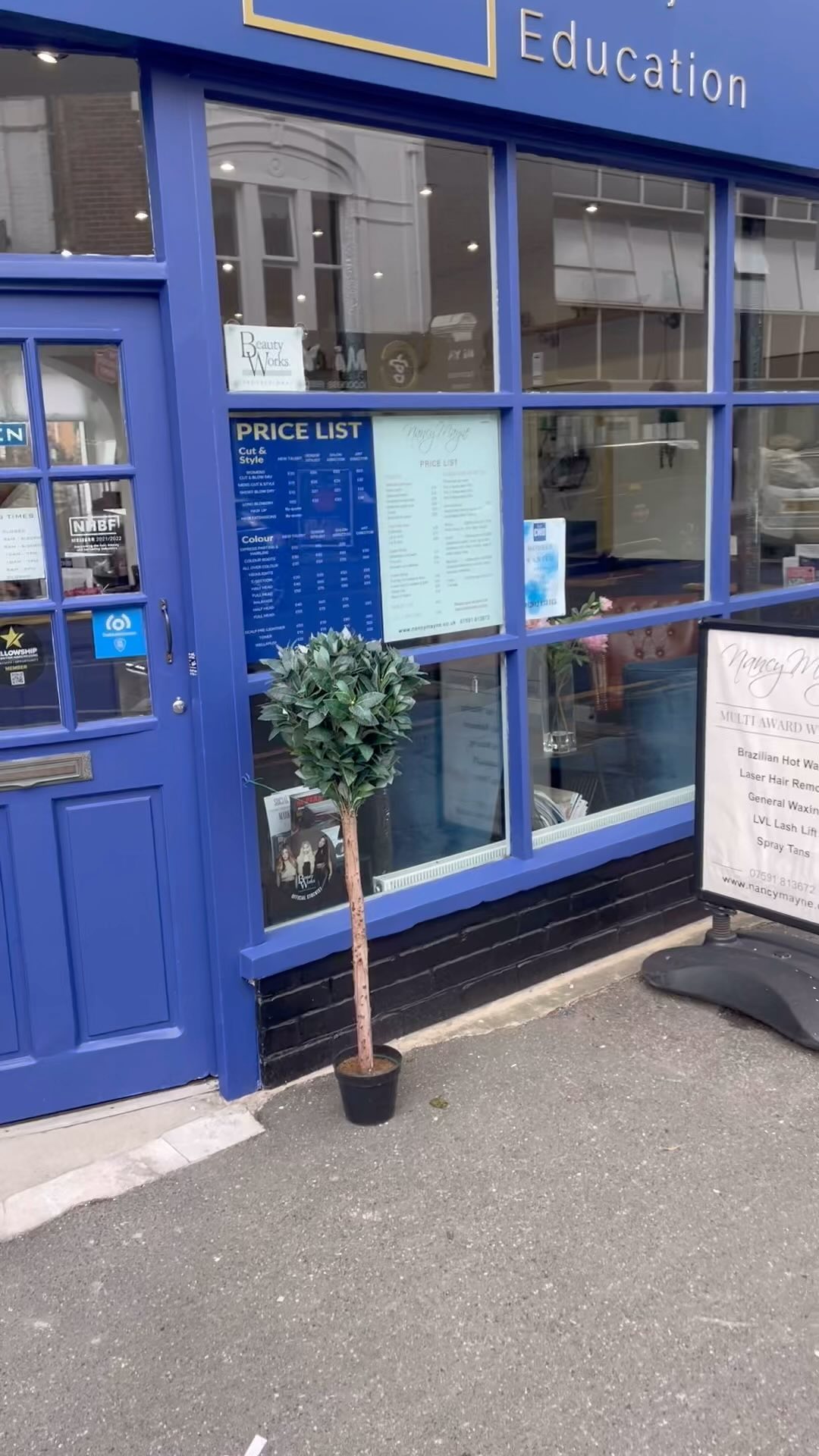 🎉CWD 3 YEAR ANNIVERSARY🎉
We had so much fun celebrating 🥳
Thank you to my incredible team again for the cards and presents! Thank you to all of you for your hard work and for just being the best 💕
Also a huge thank you to our amazing clients, friends and family 💕
Here’s to many more super successful years 🥂🥂
#hairsalon #hair #beauty #aesthetics #westbourne #bournemouth #dorset #hairlove #team #thebestteam
@hairbylizevans
@hairbynicolerocks
@amysultanhair
@terrysteventonhair
@hairby.jadefinch
@megan_exall_hair
@nancymayne.laser.waxing.beauty
@ca_aesthetics_clinic
@myleeswestbourne
@bonitas_lash
@lovewestbourne
@westbournebournemouth
@bournemouthecho
@creativeheadmag
@nhbfsocial