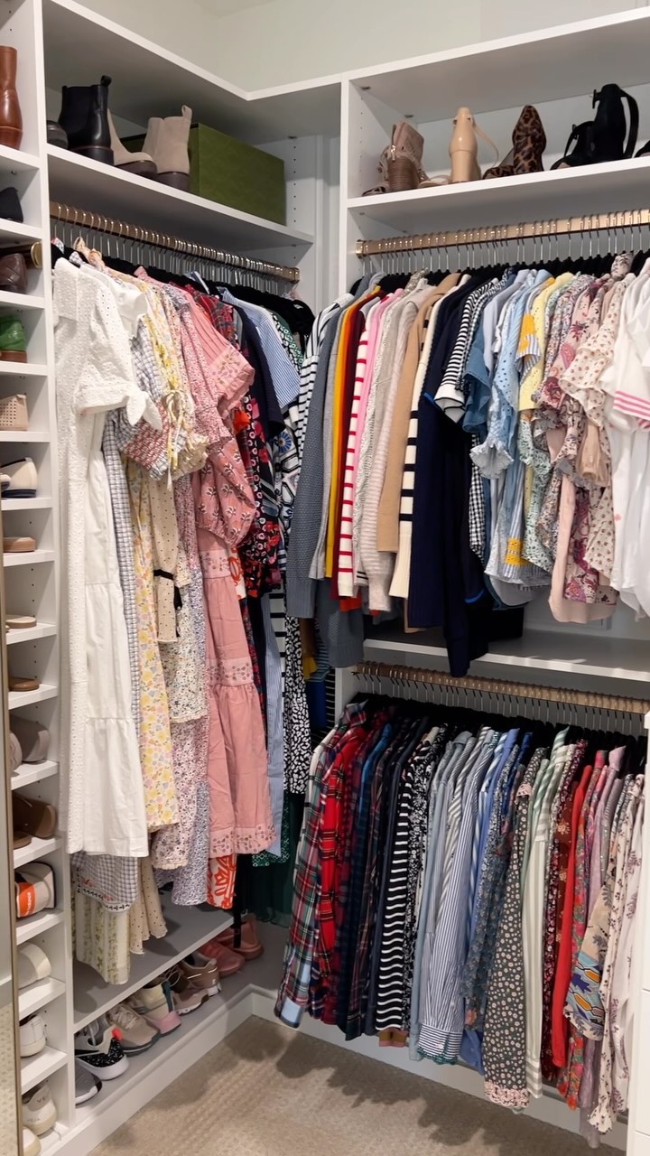 Still not over this beauty I worked on a few weeks ago🤩 This closet remodel was such an improvement from the builder grade shelves. I love the mirrored cabinet- storing my clients winter coats and sweaters. The built in drawers are perfect for undergarments and tees. The shoe storage holds way more than you’d expect, and the valet rods are so nice when putting together outfits. It’s so clean and beautiful, you want to spend time in here ✨