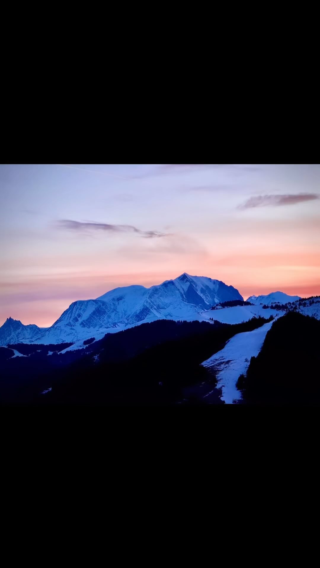 Sunrise and sunset over the MontBlanc from my bedroom today 😍