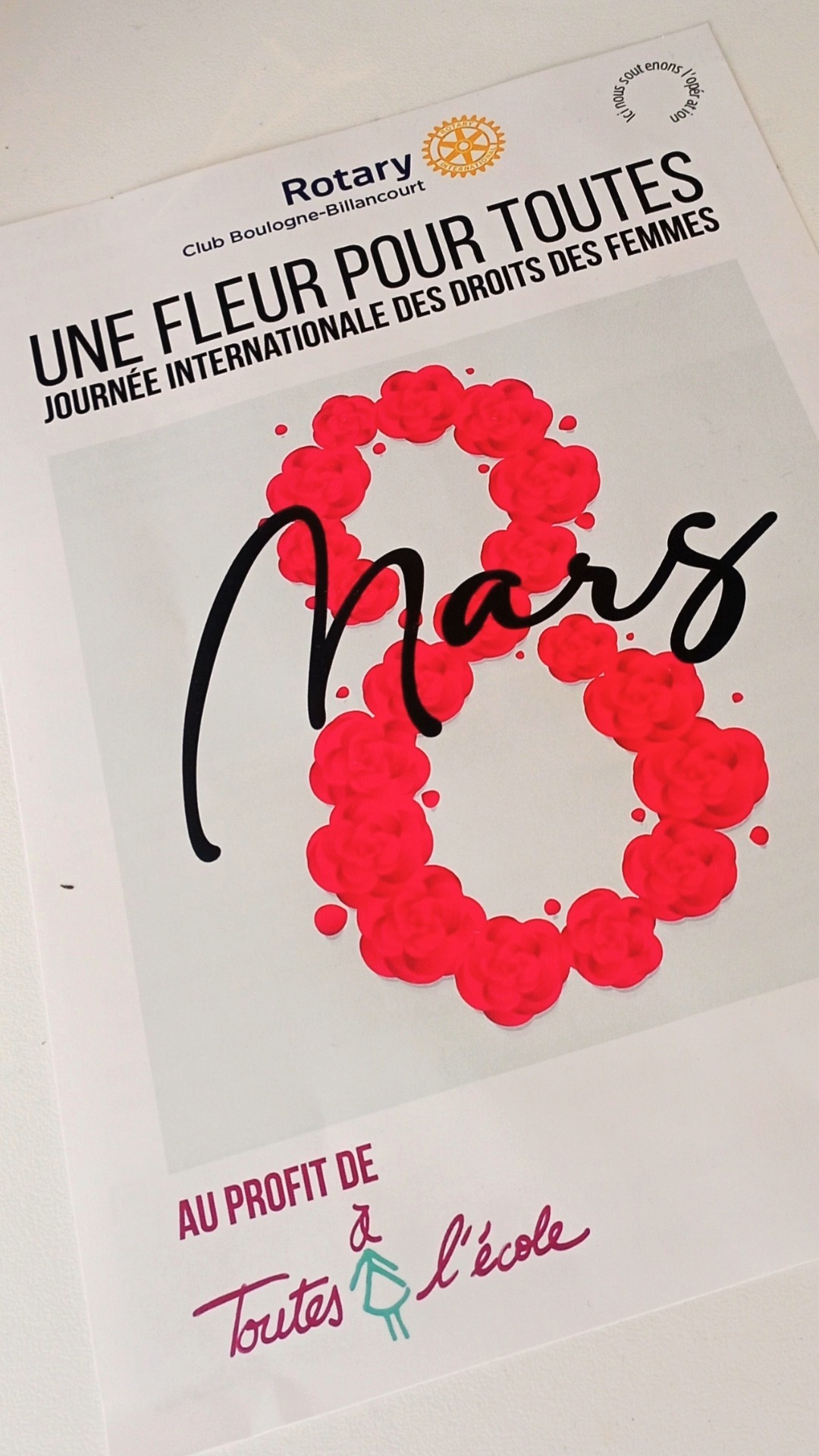 8 mars : célébrons la Journée Internationale des Droits des Femmes.
Cette journée existe pour rappeler tout ce qu'il reste à faire, l'éducation des filles, les violences, les féminicides, le partage des tâches ménagères, les écarts de salaires... il reste encore beaucoup à faire.
Mais on est d'accord, le droit des femmes à être respectées, c'est TOUTE l'année !
L'achat des roses distribuées ces derniers jours dans les cabinets Évoléoz Boulogne-Billancourt et Colombes sera reversé à l'association "Toutes à l'école" au profit de l'éducation des filles au Cambodge.
🩷 merci Rotary Club Boulogne-Billancourt Toutes à l'école et "Une Fleur Pour Toutes"
💚 restez connecté, abonnez-vous à notre newsletter : https://www.evoleoz.fr/formulaire-noozletter
#JournéeDesDroitsDesFemmes #8mars #internationalwomensday #ÉgalitéDesSexes #EmpowermentFéminin #féminisme ##sororité #DroitsDesFemmes ##bienêtrenaturel #prendresoindesoi #CabinetBienêtre #oseretresoi