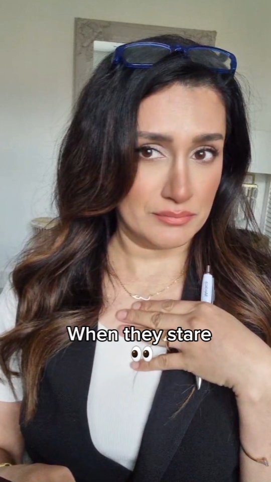 We say so much with our eyes! Have you ever looked up and had someone absolutely eyeballingly staring at you ? 🤣
#tassuw #eyehealth #optician #optometrist #colouredcontactlenses #coloredlenses