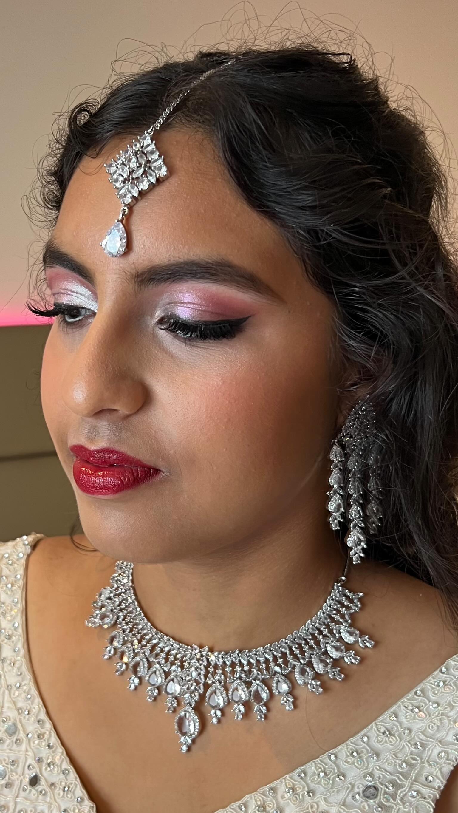 โจHalf up hair with Charlotte Tilburyโs ๐Beautyverse Palette๐โฆhow amazing do the pinks, lilacs and silvers look!โจ
#halfuphalfdownhairstyle #asianbride #asianbridalmakeup #asianhair #indianwedding #bridalhairinhampshire #bridalhairdorset #bridalmakeup #brides_by_nikki #indianbride #indianbridalmakeup