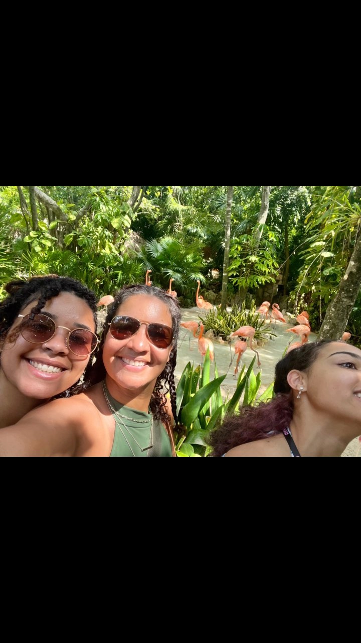 *insert quirky fun caption here*
I never know what to write 🤔🫣🤷🏽♀️