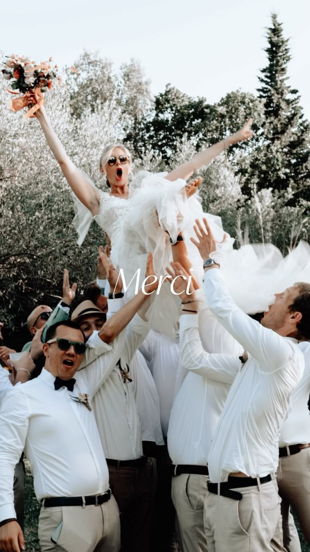 Le Domaine de Valbonne vous souhaite de très belles fêtes et une merveilleuse année 2024, pleine de joie et d’amour !
2023 fut une année riche en émotions… avec de belles rencontres. Un grand merci aux mariés qui nous ont fait confiance cette année encore pour ce moment unique. Tous nos voeux de bonheur à vous tous.
C’est l’occasion de remercier également tous les partenaires avec qui nous avons un immense plaisir à collaborer de saison en saison.
Estelle & Julien ❤️❤️
The Domaine de Valbonne wishes you happy holidays and a wonderful 2024, full of joy and love! 2023 was a year full of emotions… with great encounters. A big thank you to the bride and groom who trusted us again this year for this unique moment. All our best wishes to you all. This is also an opportunity to thank all the partners with whom we have the immense pleasure of collaborating from season to season.
Merci aux talentueux photographes :
@neupap_photography
@audreyalarcon_photographe
@elielle.fr
@andreamarinop
@marinaboussinphoto
@marinec.photographe
@laurineblly
@lapairedecerises
@audreycarnoy.photo_wedding
@david_michel_photographe
@daphnephotographe.fr
@boundlesssights
@clement_mi
@soulpics
#bonneannee2024 #2024happynewyear #happynewyear
#nosmeilleursvoeux
#domainedevalbonne #mariageprovence #mariage #weddingprovence #saintpauletdecaisson #occitanie #mariagebohemechic
#gard