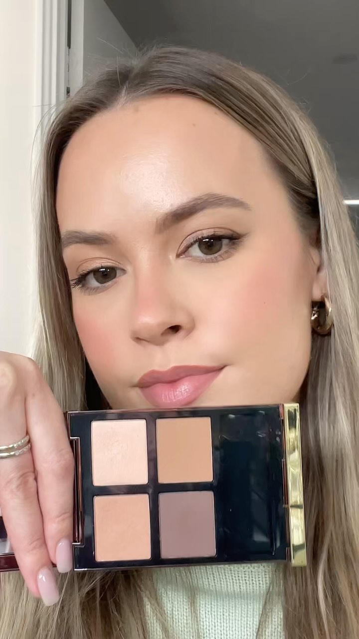 Bronze Eyes🤎
Using
@tomfordbeauty ‘Eye color quad’ in the shade ‘28 De La Crème’ & the @taniellejai vol 1 brush collection.
#taniellejaibrushes #tomfordbeauty #eyeshadowtutorial #bronzeeyemakeup #makeuptutorial #perthmua #perthmakeupartist #browneyeshadow