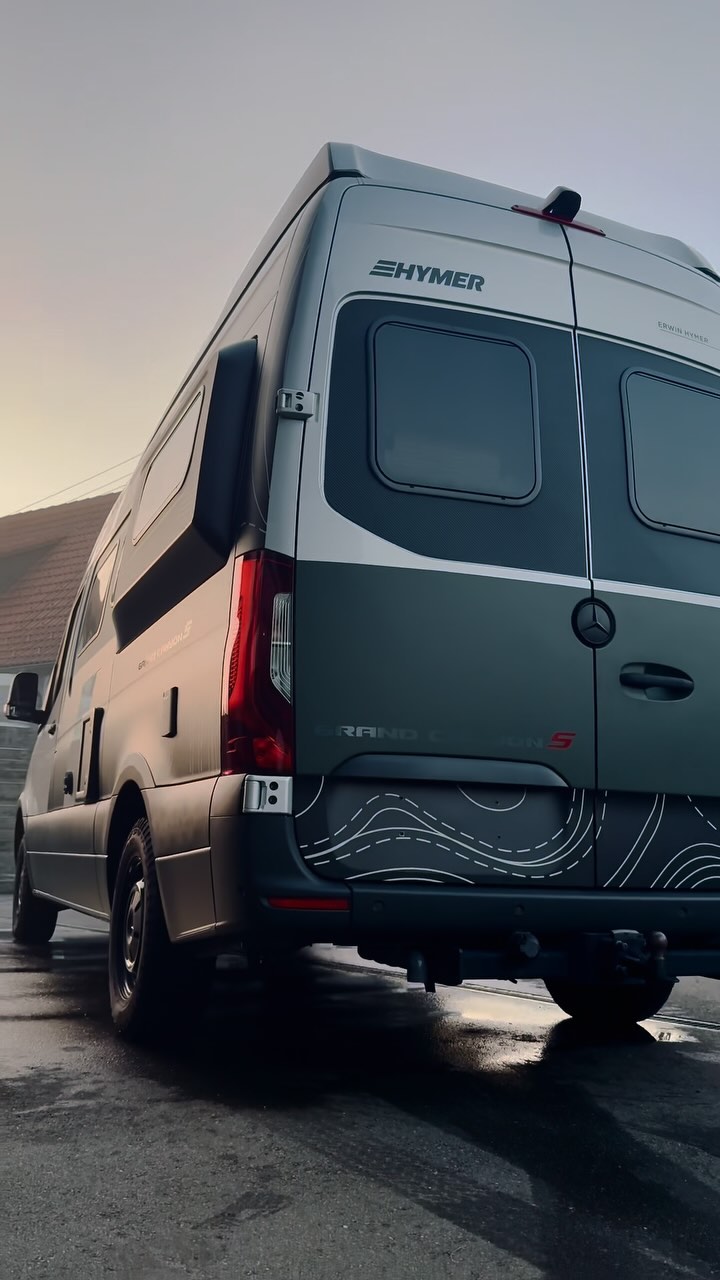 Bereit für die Campingplätze 🏕️
.
.
#pawrapping #carwrapping #wrapping #wrapped #foliert #folierung #camper #mercedesbenz #mercedescampervan #campervans #digitaldruck #werbetechnik #beschriftung #beschriftungen #teilfolierung #fahrzeugbeschriftung #firmenbeschriftung #firmenbranding #alpenblick3 #alpenblick #holidayvibes #campingplatz #hymer #badwaldsee #biberachanderriss #ravensburg #weingarten #memmingen