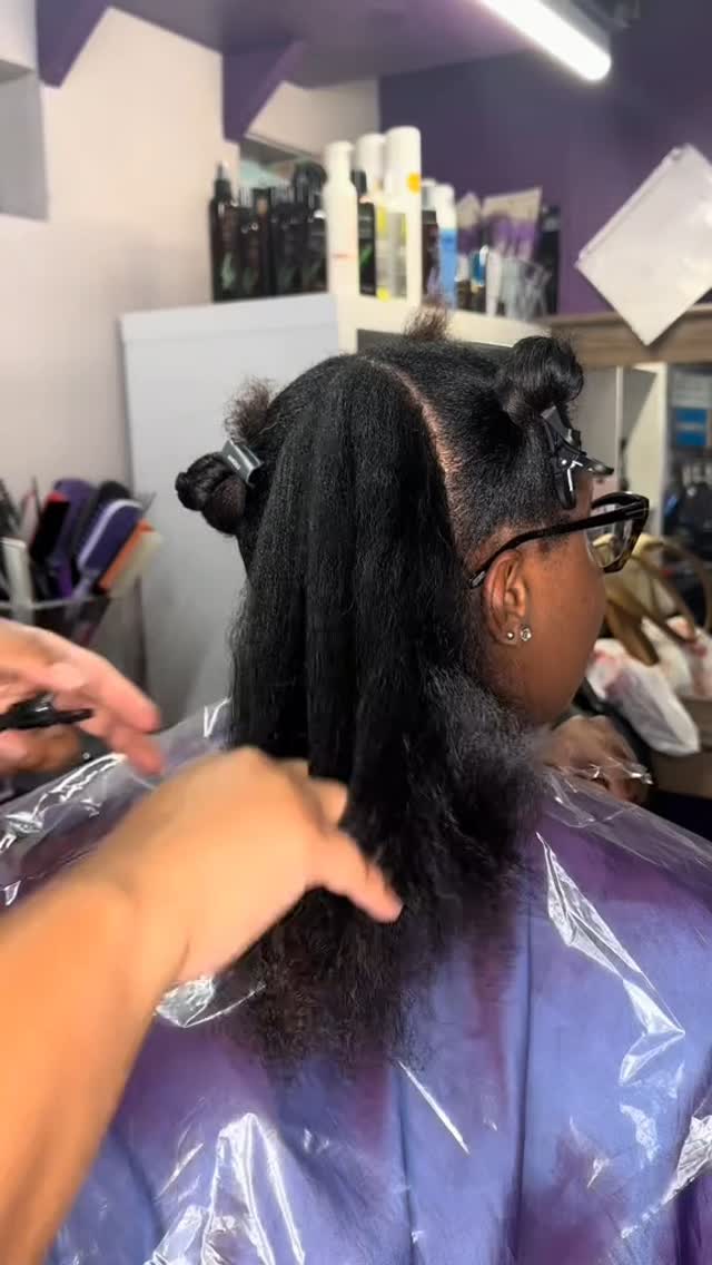 We Love A Good Low Maintenance Color Change And Natural Style!
#houstonhair #houstonhairstylist #houstonhairstylists #houstonnaturalhairstylist #houstonsilkpress #houstonstylist #naturalhairhouston #houstonnaturalstylist