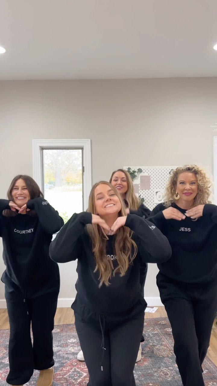 Happy Halloween!! 🎃👻 Any guesses as to what we are dressed as?? 😜
Shout out to the talented @finny.lou for these iconic sweatshirts!
#halloween #happyhalloween #dance #sexyback #momtok #weddingplanner #whitedahliaevents #viralvideos #fyp #fun #slomw