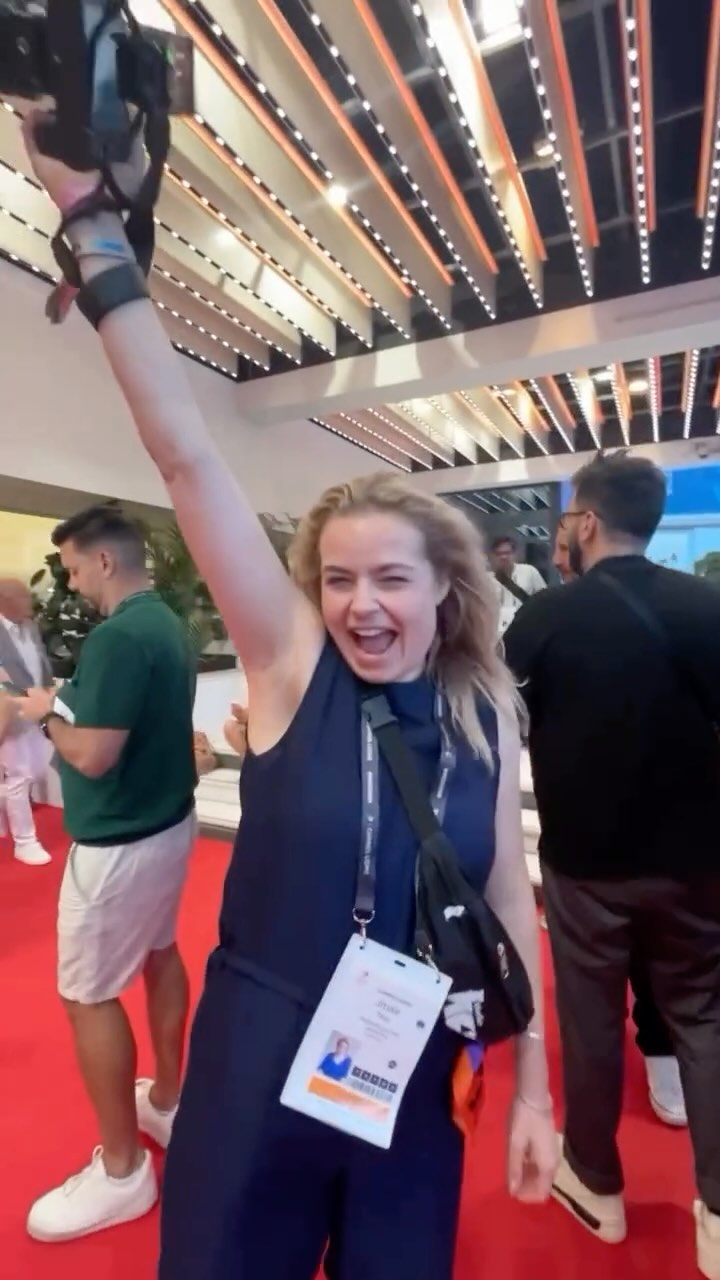 Hello from Cannes! 🔥
A quick recap of our first three days in Cannes, where we are the official content partner for the Embassy of Dutch Creativity!
We are all about amplifying the voices of talented creators and there is no better place to do it than at this incredible week-long event.
We are looking forward to the rest of the week, so stay tuned for more BTS magic, creative insights, and lots of inspiration! ☀️
#StudioHER #DutchCreativity #Cannes2024 #womeninfilm #behindthescenes