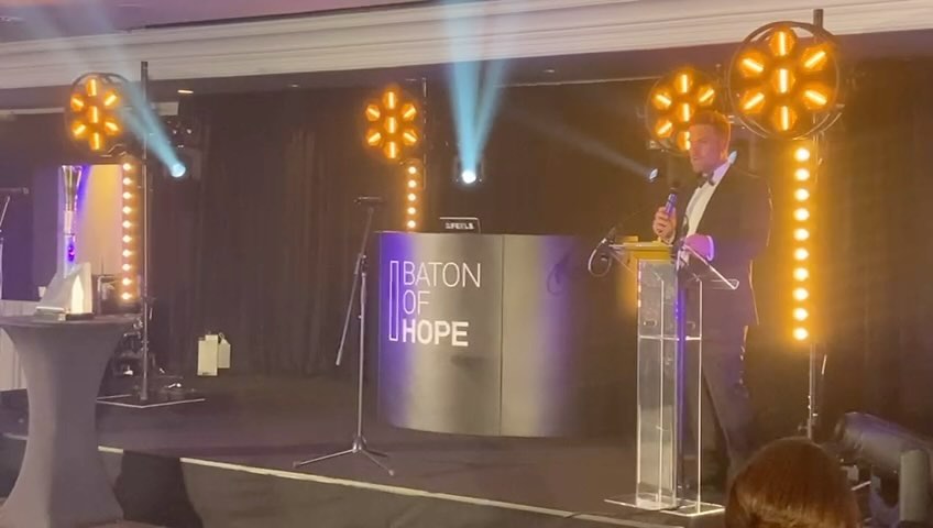 It was a pleasure and an honor to have hosted and been part of the @batonofhopeuk inaugural launch dinner at the @intercontinentalpark on Friday evening.
The Baton of Hope is the biggest mental health initiative the UK has ever seen to date.
For those who don’t know, suicide is the biggest killer of men and women under 35 in the UK.
17 people will die today, tomorrow and the day after. We can all create the change together to save lives.
It was wonderful to meet so many advocates for Mental Health and to support the biggest Mental Health initiative the UK has ever seen. It wonderful for everyone to get behind the Baton of Hope.
Whilst awareness is great, the saying “actions speak louder than words” could not be more prominent. Let’s all reduce the stigma!
A huge thank you to Victoria, good friend and the chair of @riders_minds for inviting me to host the evening and to be included on the Riders Minds table.
I will be walking the Southdowns Way from the 5th - 11th of July for Riders Minds, details will be posted soon.
#mentalhealth #mentalhealthawareness #selfcare #selflove #anxiety #love #mentalhealthmatters #depression #motivation #health #wellness #mindfulness #healing #fitness #life #loveyourself #therapy #inspiration #happiness #mindset #positivity #positivevibes #quotes #meditation #mentalillness #psychology #wellbeing #recovery #instagood #happy