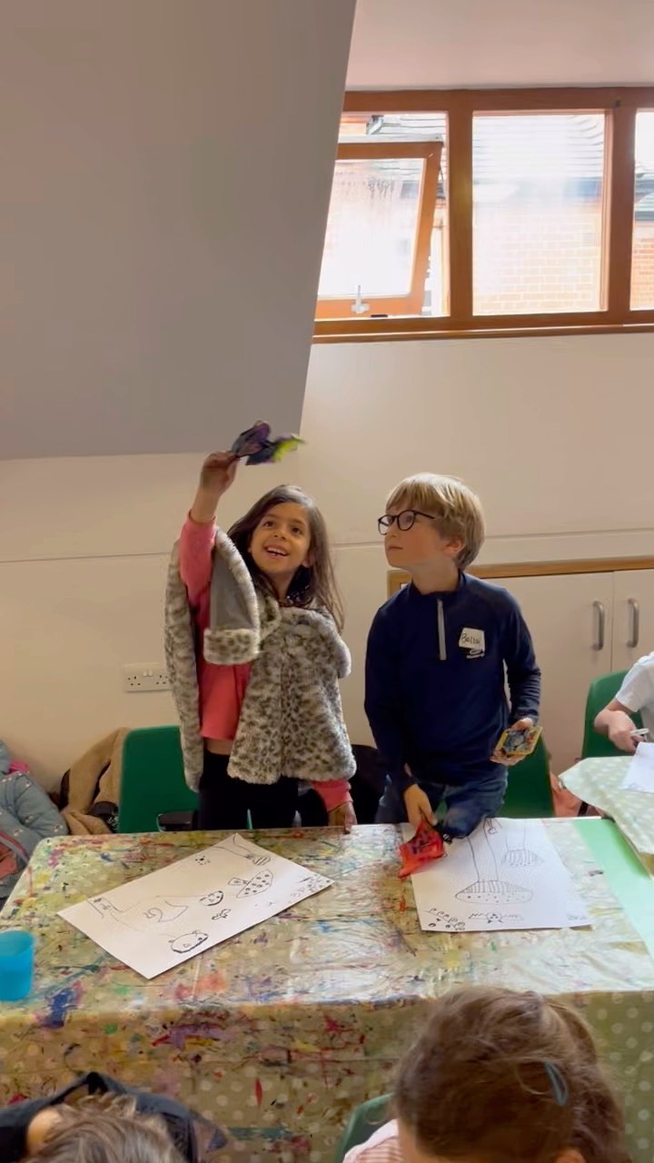Today we made colourful bat decorations in time for Halloween 🎃👻🦇, we also looked at creating autumnal scenes just using pen.
In drama we played a game called meet my friend and really got to know each other, we also looked at creating imaginative stories and mime 🎉🎈🎊🌈