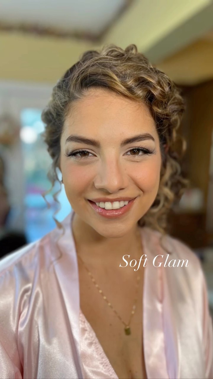 Brightening up that under eye makes a world of a difference right! What a natural beauty, I meeeean, like look at her before 🥰 and she did her own hair 👏
Just remember to even out the rest of the complexion when you brighten up a much darker under eye to balance it out because there is layering involved. Adjusting to seeing yourself without under-eye darkness might take some getting used to, especially for those who aren’t accustomed to wearing a lot of makeup.
To book makeup and hair ⤵️
💎www.beyoutifiedglam.com 🔗in bio
Makeup by yours truly
For @pricelessbeautygram
📍Durham
◇◇◇◇◇◇◇
#makeupartist #mobilemakeupartist #hairstylist #crueltyfreebeauty #softglam #engagement #bridalinspo #mua #beauty #photoshoot #hairstyling #weddingmakeup #wedding #torontowedding #torontomakeupartist #bridesmaidmakeup #makeupreel #makeupoftheday #makeuplook #bridalmakeup #bridalmakeupartist #gtamakeupartist #etobicoke #mississaugamakeupartist #oakvillemakeupartist #durhammakeupartist
#torontobride #bridalhair