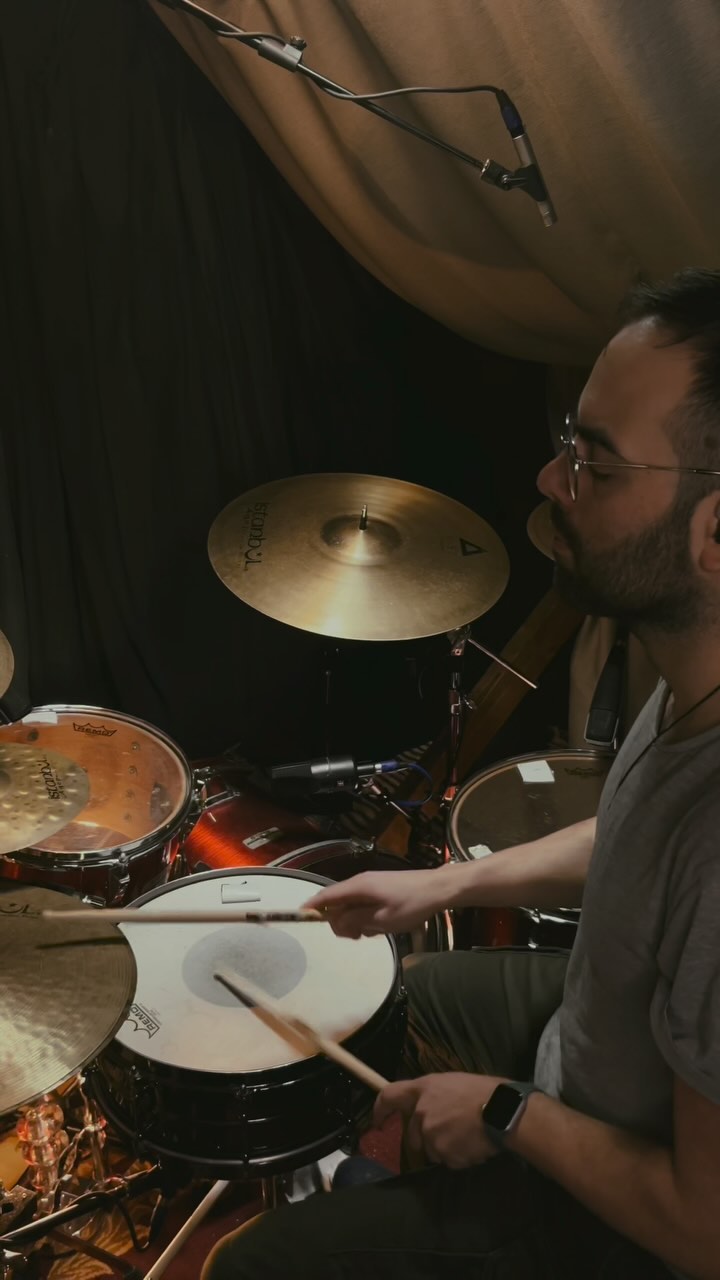 Ok 🦩
#drumsdrumsdrums #vf15 #drummer #remodrumheads #drummergram #sessiondrummer #londonmusician #londonmusic #drummerinlondon #drum #drums #drumkit #drumset #instadrums #soundsfrommyattic #drumminglife @vicfirthuk @cosmicears #remoterecording #remotedrumtracks #remotedrumrecording
