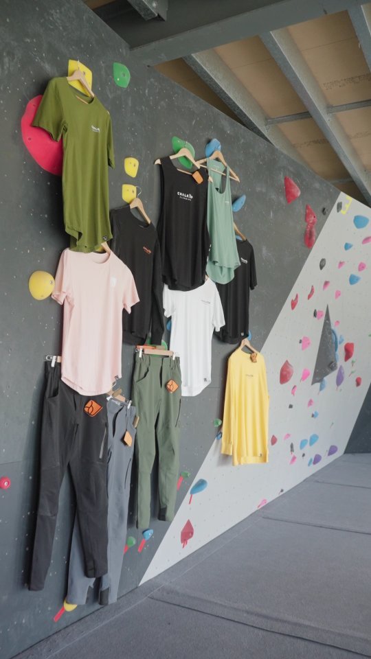 Get ready for a fun night at the ChalkUp Launch Party this Friday, January 19th, at Boulder Lab Clayton! 🎉⠀
⠀
You don't want to miss out on all the incredible prizes and giveaways totalling over $1800! This includes our latest apparel and free passes into Boulder Lab 👖👕🎁🎟
⠀
We are also offering 15% discount on all purchases made during the event 🤩
⠀
Here's how you can win some of the prizes on the night:⠀
⠀
1. 🎫 Major Prize Draw:⠀
⠀
Follow ChalkUp Climbing and Boulder Lab for one entry. Tag us in your stories and posts for unlimited entries per post. 4 winners to be drawn.
⠀
2.🏆 Win the Games - Rules revealed on the day:⠀
⠀
⏱️ Traverse Speed Wall Challenge: 3 winners.
🤏 Pinch Wars: 3 winners.
💥 Squeeze Test: Top 3 on the leader board.
⠀
And lastly, through the lucky dip - Shoe Throw Challenge 👟
⠀
See you there! 🙌⠀
⠀
#chalkupclimbing #boulderlab #clayton #launchparty #giveaways #prizes #climbingapparel #apparel #community #bouldering #rockclimbing