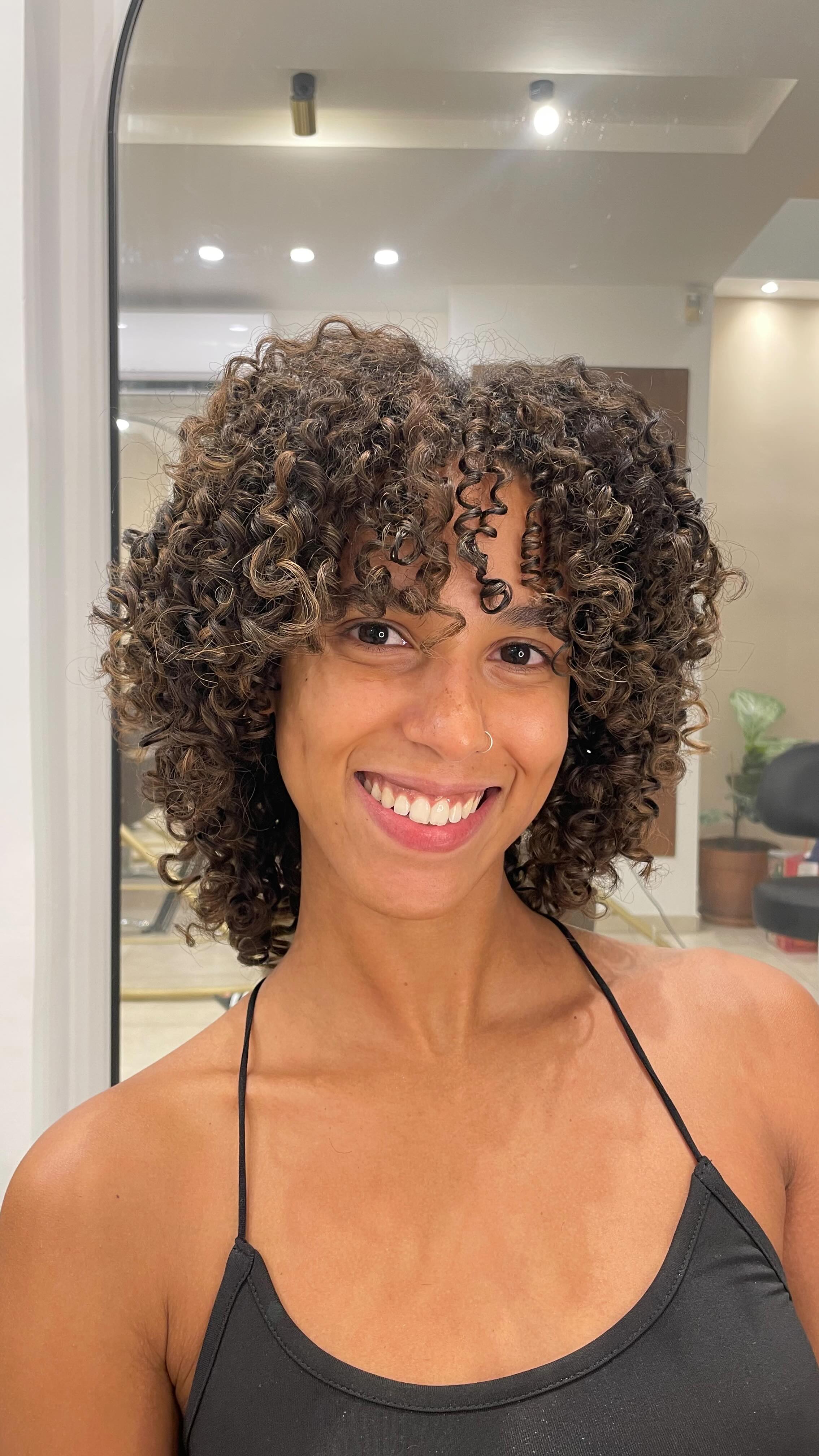 As a hairdresser, I am so proud of this beautiful lady! She committed to a two year journey to grow out her old chemical straightening which severely damaged her hair.
Frequent trims, treatments, and patience were the small steps we took.
Now that her hair was healthy and ready, we gave it a trim, and some beautiful natural highlights that over time will lighten more and more to be the sun kissed goddess she is!☀️
#curlyhair#cgm#hair#haircare#products#telaviv#ohcurl#curlyhairhelp#curlyhairstyles#highlights#haircolor#fyp#girl#smallbusiness