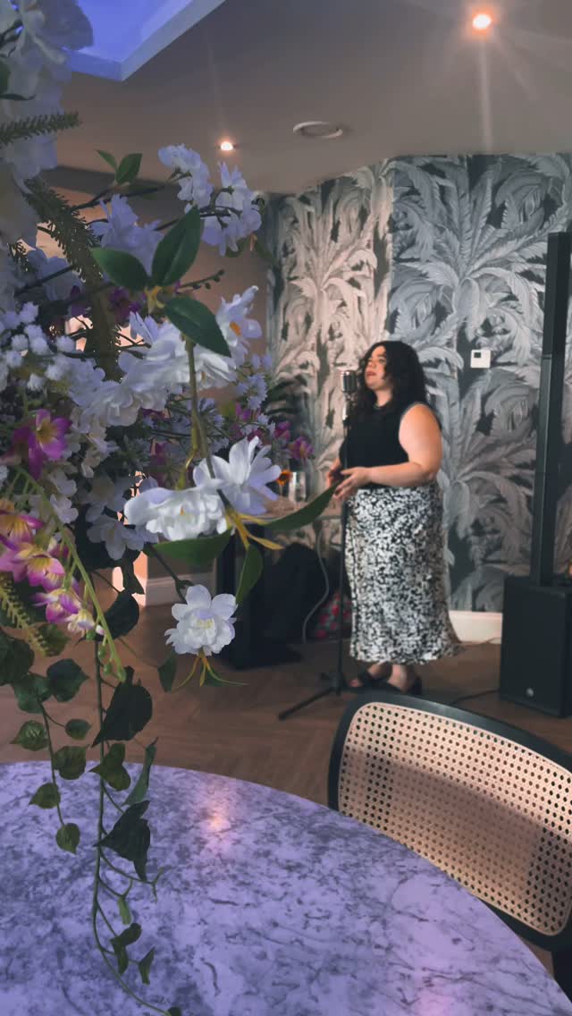 ✨ My Baby Just Cares for Me ✨
A timeless Nina Simone classic and one of my absolute favourites to sing.
Performed live at the beautiful Marian Resort & Spa💛
Hope it brings a little joy to your day 🎶
#JazzWithGiorgia #NinaSimone #LiveJazz #MarianMoments #LiverpoolMusic #whatsonliverpool #whatsonnorthwales #marianresortandspa #jazzsinger #jazzvocalist #ukwedding #ukevent #weddingsinger #eventsinger #speakeasy #prohibition #postmodernjukebox
