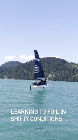 First time switch sailors in light and shifty conditions at lake Wolfgangsee/ Austria @switch_class_austria @switchonedesign @autsailing @schoenleitner.boot
