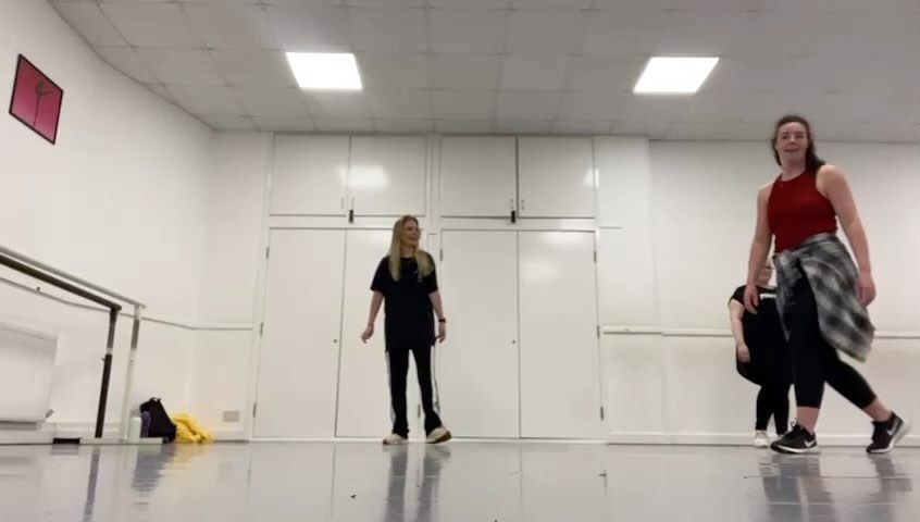 Thank you to the dream that is @steviesherlock for class ๐ฏโโ๏ธ๐งก Dancing with @robynkatie17 #dance #bournemouthdance #bournemouth #chrisbrown #commercial