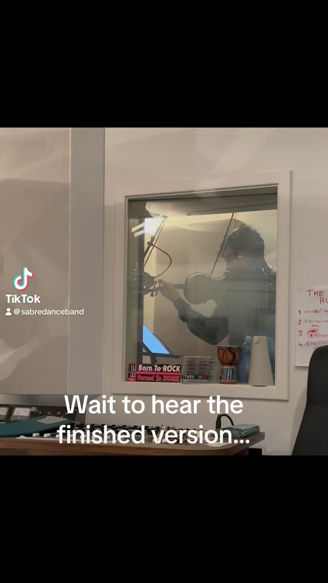 @jack.greed recording violin for Road to Nowhere 🌇🌅
Tickets for our EP launch gig on 25 September available in bio 🎵
#recordingstudio #band #guitar #drums #bass #synth #violin #rock #indie #livemusic #london #gig