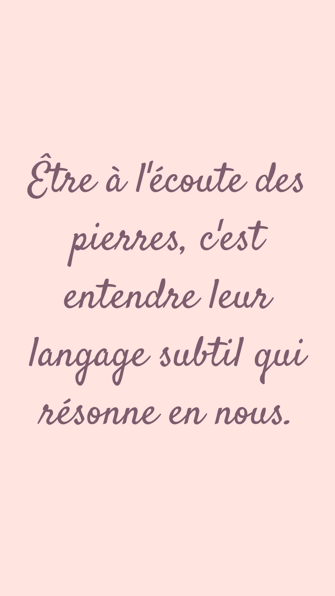 Dans l’agitation de nos vies, il est parfois facile de perdre de vue notre propre nature. Pourtant, au plus profond de nous, les pierres murmurent leur sagesse ancestrale, attendant d’être entendues.
Être à l’écoute des pierres, c’est écouter attentivement leur langage subtil qui résonne en nous. C’est reconnaître les vibrations intérieures qui nous guident vers l’équilibre, la clarté et la paix.
Que ce soit dans les moments de doute, de colère, de peine ou de fatigue, les pierres sont là, fidèles compagnes, prêtes à nous rappeler notre vraie nature et à nous guider sur notre chemin.
À nous de les écouter et de les laisser nous enseigner leur précieuse leçon.
#lithotherapie #paixinterieure #bienetre #spiritualite #ecoutedesoi #therapeute #romont