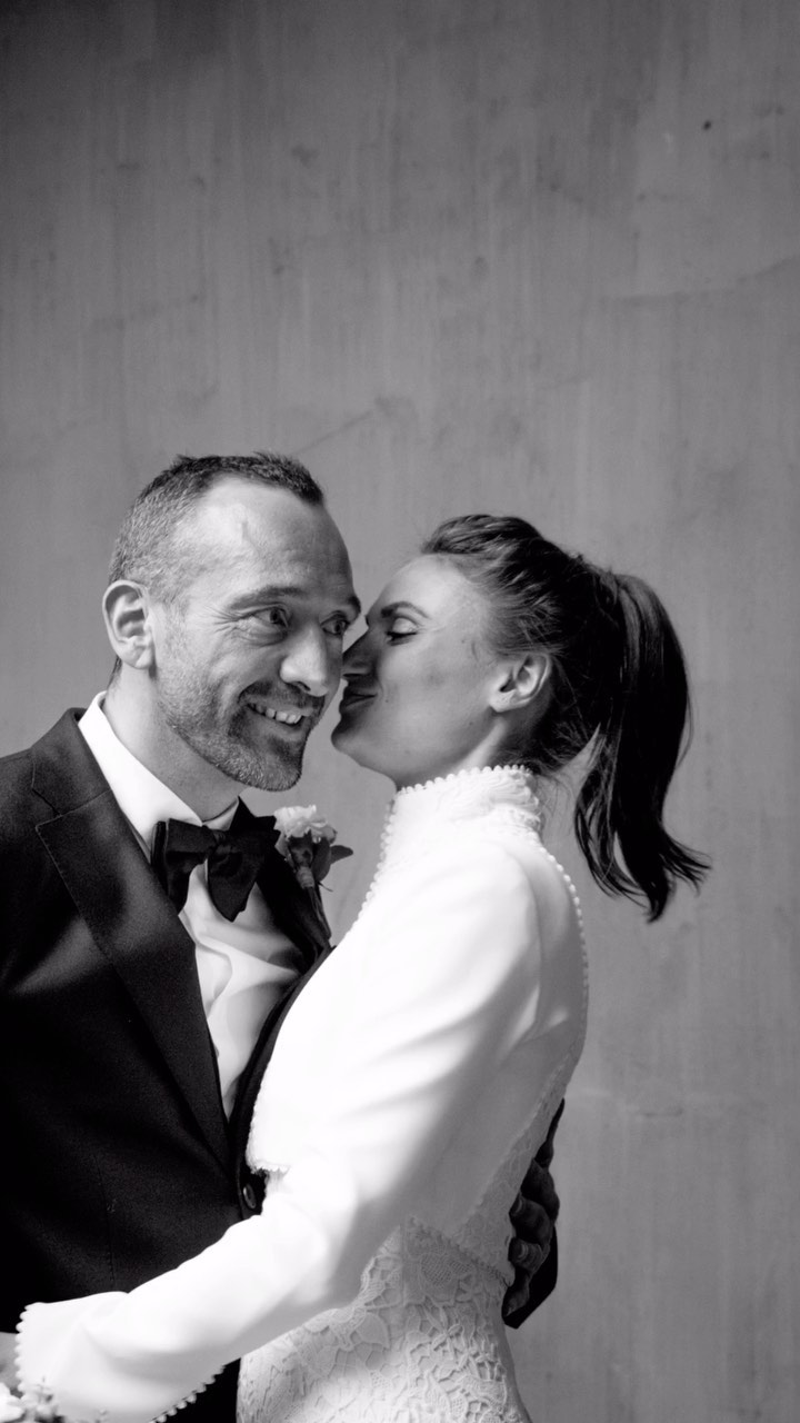 ✨ C & G ✨
Un mariage chic et raffiné dans un lieu iconique de Lyon, la sublime @courdesloges ✨
Reportage complet du mariage 🖤 :
https://emmanoam.com/histoires-de-vie
#mariage #wedding #photographemariage #photographemariagelyon #mariagelyon #mariagecourdesloges #courdesloges #weddingphotographer #weddingphotographerfrance #portrait #nikon #bnw #bnwphotography #lyon #rhone #provence #weddingfrance #justmarried #weddinginspiration #blogmariage #weddingplanner #emmanoam #igerslyon #onephotoaday