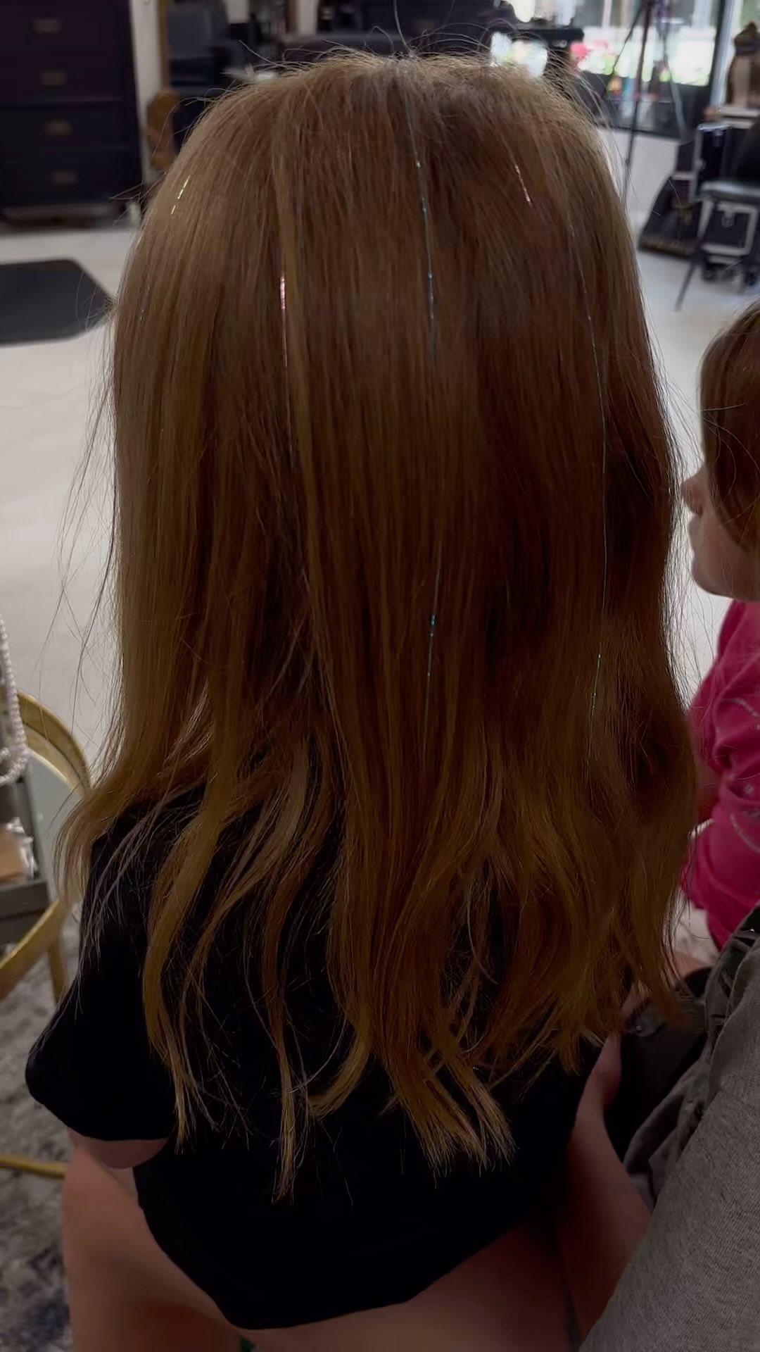 Sisters that sparkle together 💖
✨✨✨✨✨
#sparkle #fairyhair #hairglitter #hairsparkles #shinesparklebling #luckylocks #hairstylist #hairextensions #hairsalon #hairstyles #hairthatshines #hairapy #smile #licensedtocreate #hairdreams #hairgoals