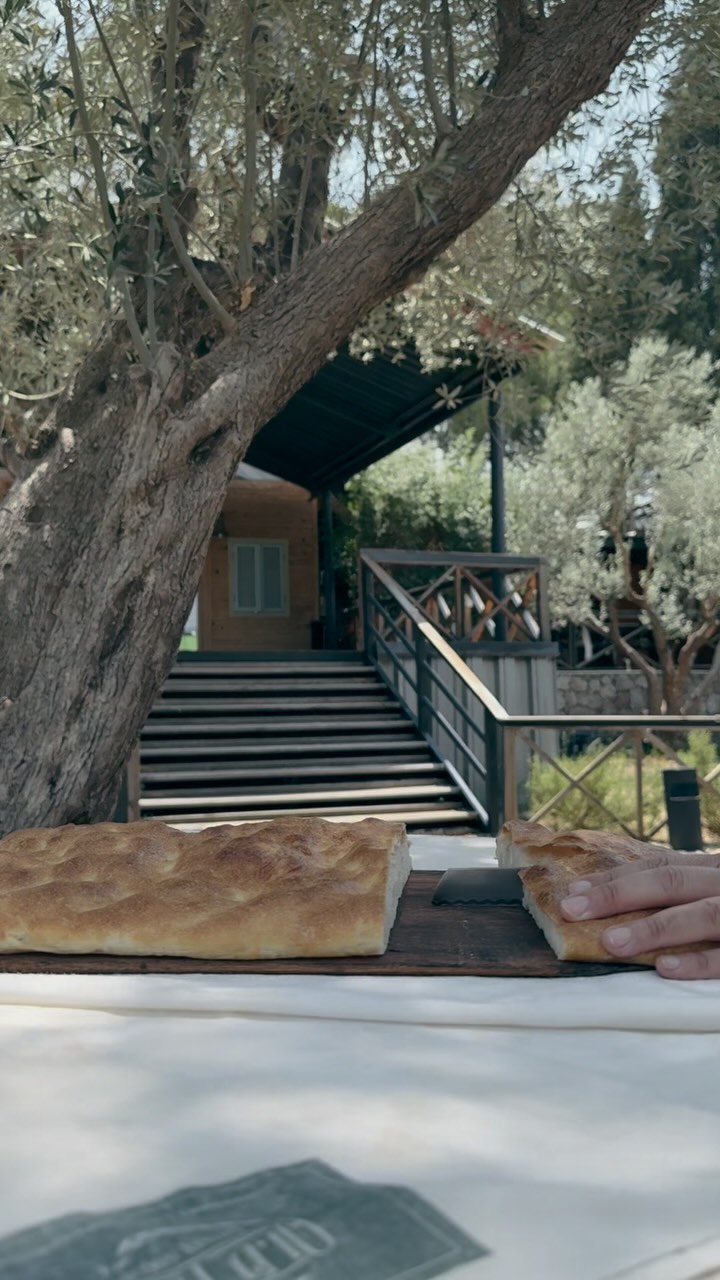Lezzetli sandviçlerin sırrı Schiacciata Ekmeğinde saklı. 🍞🍃
.
.
.
.
#oldfarmbakery #schicciata #sandviçekmeği #toskana
