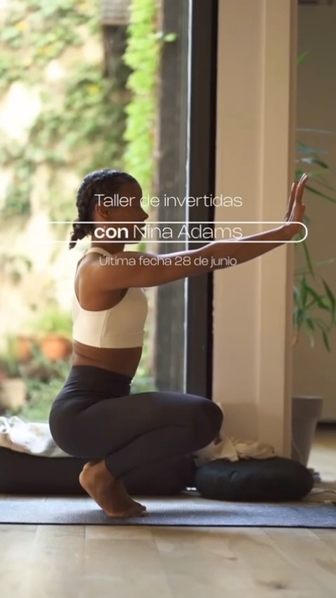 🤸🏽♀️🤸🏽♀️ ÚLTIMO TALLER DE INVERTIDAS~ 🤸🏽♀️🤸🏽♀️
¿Quiéres entender o profundizar tu práctica de Invertidas?
Si te da miedo o sientes que no tienes las bases suficientes para ponerte al revés 👉🏽este taller es para ti!
Te invito a participar de esta serie mensual de "Posturas Invertidas"🤸🏻♀️✨✨Un encuentro para aprender y crecer, superando bloqueos y obstáculos de forma segura, arriba de nuestra esterilla y en la mejor compañía!
Dedícate un VIERNES al mes para mejorar tu técnica y soltar miedos! 🤗Una masterclass de 1h30', trabajando cada uno desde su nivel y posibilidades.
Sin duda, notarás un gran progreso clase a clase!! 🙌🏽
¿QUÉ HAREMOS? 🤔
🤸🏻♀️Comenzamos con una mini-práctica para calentar el cuerpo y activarnos.
🤸🏻♀️Luego haremos diferentes "drills" (ejercicios) de preparación, que ayudan a fortalecer músculos abdominales y el resto el cuerpo.
🤸🏻♀️ Te enseñaré maneras seguras y progresivas para entrar y salir de cada postura, para que puedas perder el miedo definitivamente! 👌🏽
🤸🏻♀️Por último, exploraremos diferentes técnicas a posturas invertidas como :
📌#pinchamayurasana o postura sobre los antebrazos
📌#sirsasana o postura sobre la cabeza con todas sus variaciones.
📌#adho mukha vrksasana o parada de manos (el pino).
🫶🏽Un taller donde vencer miedos, compartir experiencias, explorar nuevas sensaciones, aprender recursos y herramientas para trabajar en tu casa o en clase, y por sobretodo.. pasarlo súper bien juntos! 🤩
Ya sabes que como siempre, las plazas son limitadas 🔥
~ Próxima fecha PRESENCIAL :
👉🏽VIERNES 28 de JUNIO
Horario de 17.15h a 18:45h en @yogaiabcn
📍Passeig de Sant Joan 121, Barcelona
Precio: 1 taller x 25€
Apúntate en el LINK de la BIO ☝🏼
🎥 @bygigi.xyz