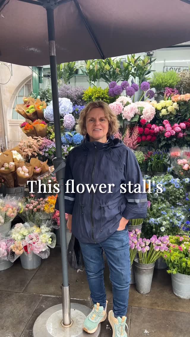 Nearly 80 years, 12 Prime Ministers, and one flower stall that never left. 💐🌼
Started with a barrow and a belief that beauty still mattered, even in hard times.
Still here. Still serving London, one bouquet at a time.
Like and comment to follow our journey 🥰
#floristry #londonflowers #centrallondonflorist #florist #smallbusiness #londonflorist #flowerbusiness