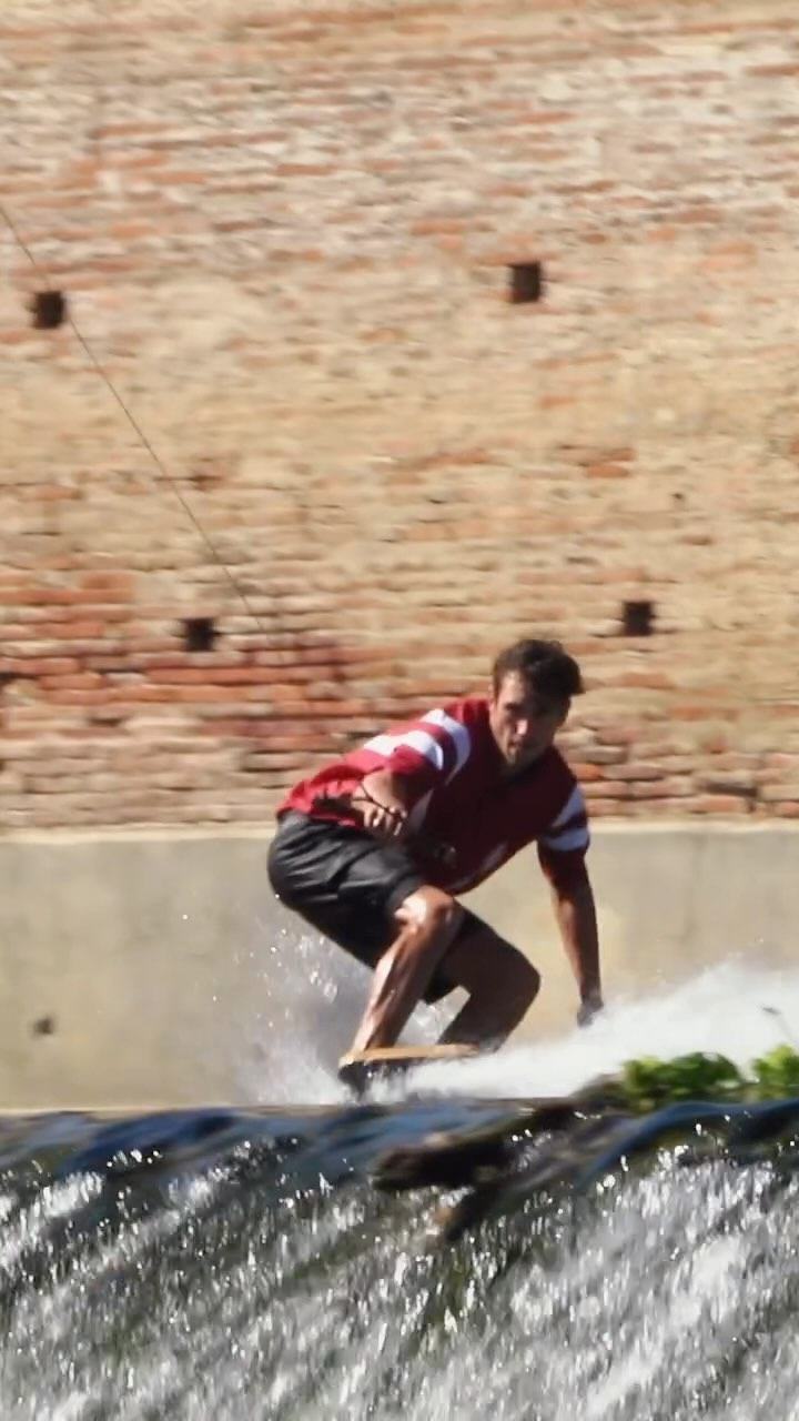 🫠 The clip that got quite some attention in the social media skateboarding scene lately! 📈
@maximegiry kickflipping in France
@watermonsters
Full edit on YT - C‘est si bon
#pulledbysculpture