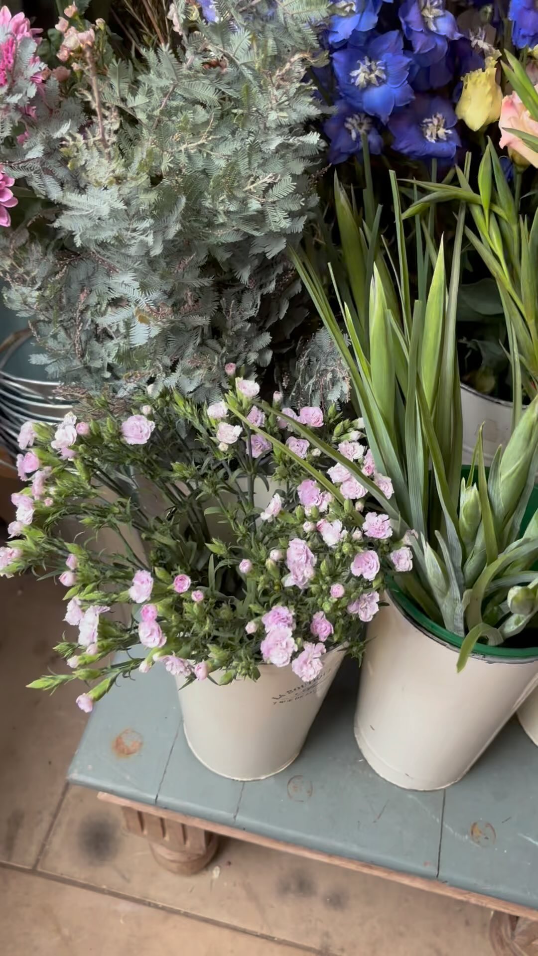 Soft pastel colours in for today’s flowers 🌷