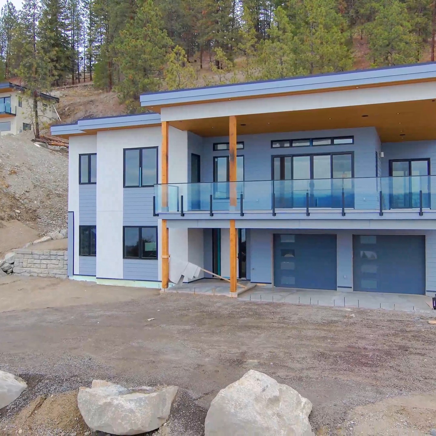 Check out our latest completed build video! From sunrise to sunset, every moment promises to be a visual delight. What do you think of the breathtaking view from our newest masterpiece? #CompletedBuild #ScenicViews #HomeSweetHome #okanaganvalley #construction #newhome