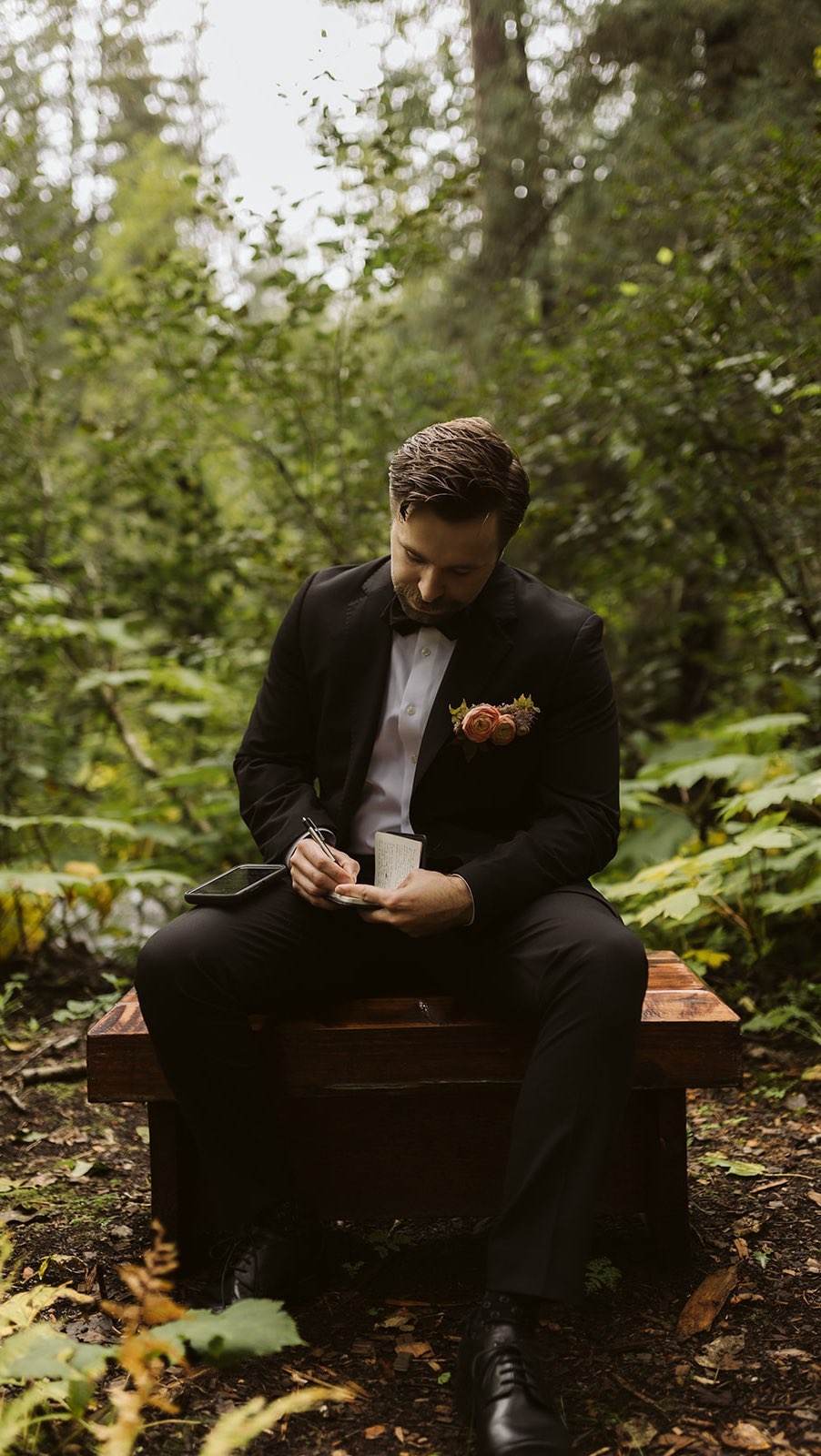 Moments before Brayton shared his vows with Haley.
•
Haley and Brayton | wedding
•
Photo: @thewildandbeloved
Video: @thewildandbeloved
Venue: Raven Glacier Lodge
Florals: @honeybloomfloraldesign
Makeup: @glambycathymua
#alaskawedding #alaskaweddingphotographer #wedding #weddingphotography