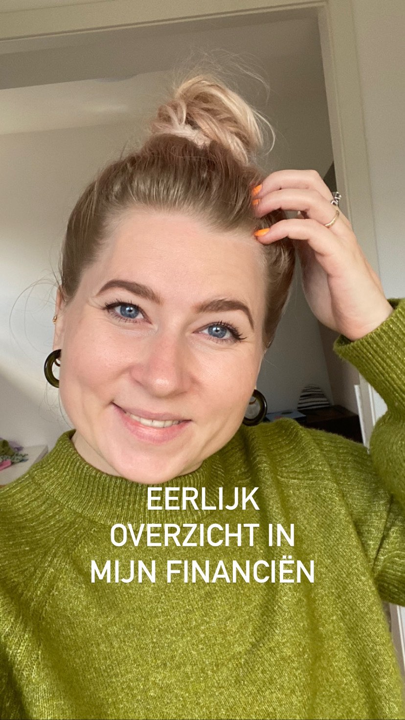 In mijn stories van vandaag vertel ik je alles over wat er bij mij afgelopen maand uit is gegaan en wat er in is gekomen. Ik heb deze stories ook opgeslagen in de highlight “Geld”.
Met wie praat jij wel eens over #geld ?