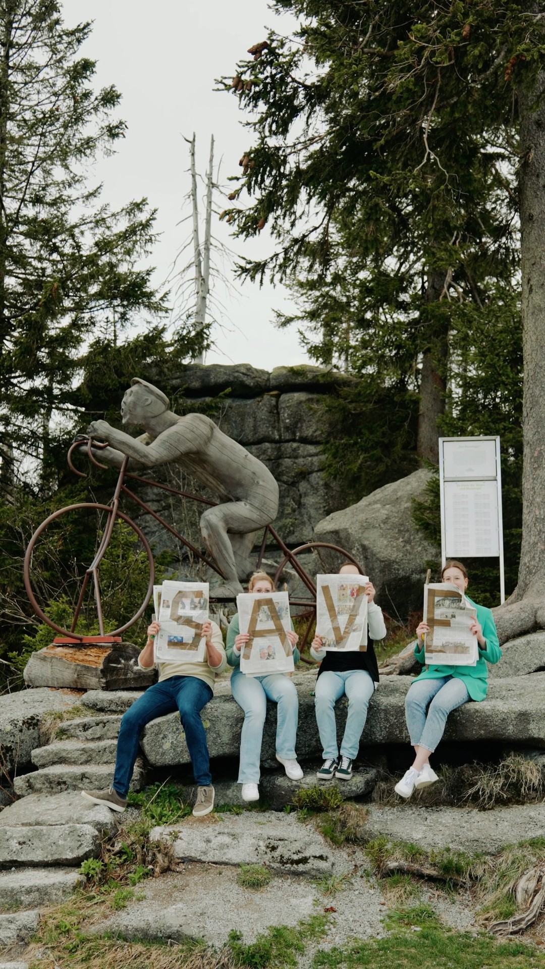 Ein Tag. Ein Berg. Eine Challenge.
Save the Date:
Am Tag des Sports am Dreisessel erwartet dich die ultimative Herausforderung:
Radeln, Laufen oder Walken – wähle deinen Weg auf den Gipfel!
Und danach? Feiern wir gemeinsam.
Bist du bereit, dich der Challenge zu stellen?
In 82 Tagen: Deine Challenge wartet! 19.07.2025!
#t#tagdessports #dreisesselgemeinde #quälspass #quälspassamdreisessel #dreisesselberg #dreisessel #spielspass #kidsrace #racenight #laufen #mtb #walken #bergrennen